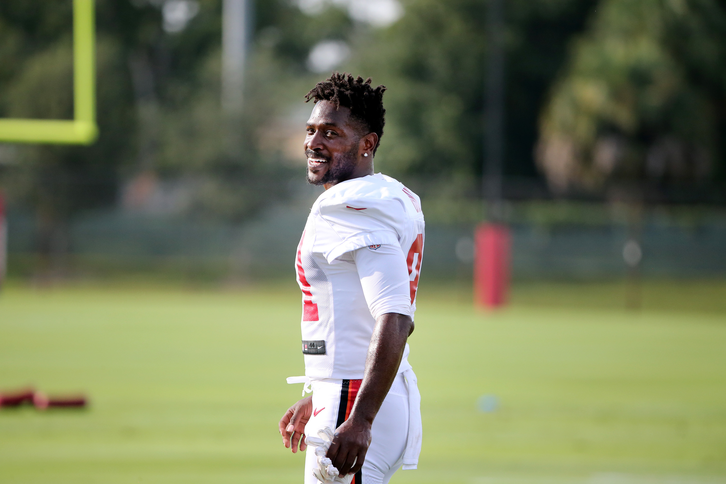 Excited' Antonio Brown hits the field for first Bucs practice