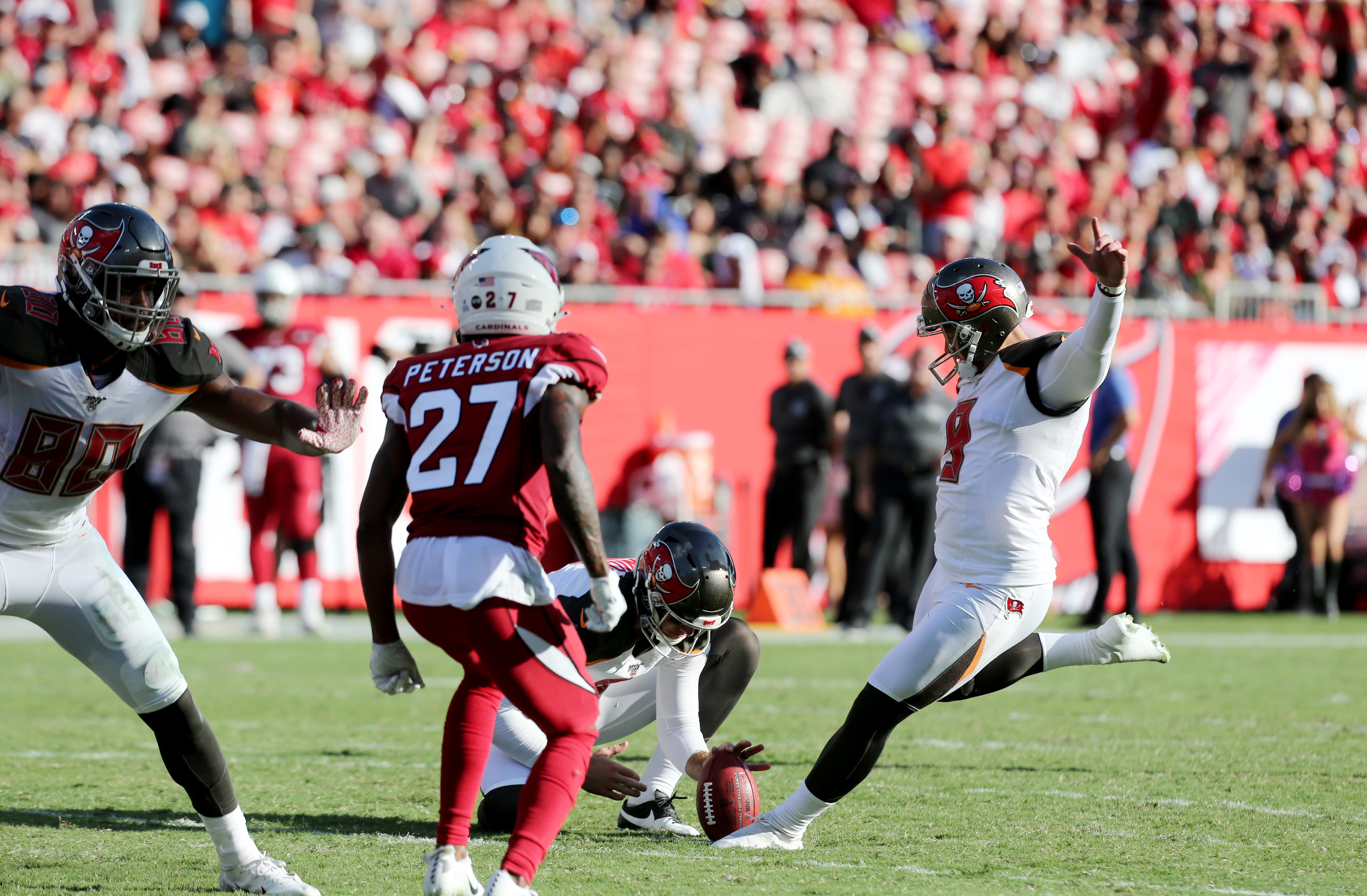 Matt Gay kicks the winning field goal for Rams to break Bucs