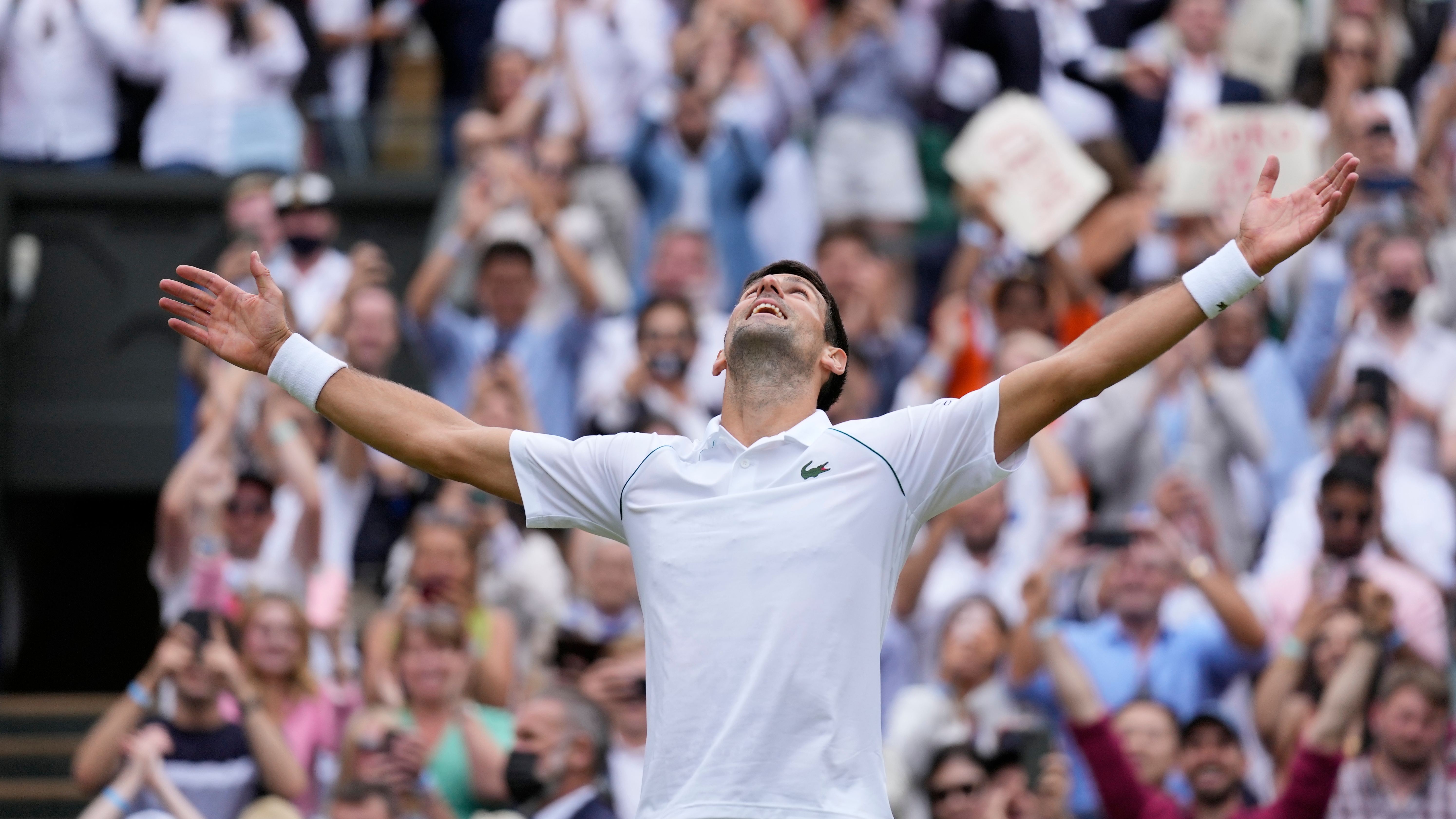 Roger Federer and Novak Djokovic make history by playing in first ever  fifth-set tie-breaker at Wimbledon 2019 – The Sun
