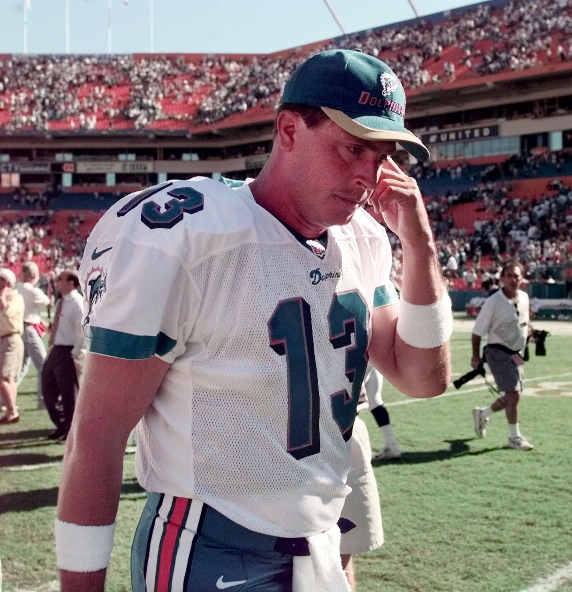 Why is it that Dan Marino only went to one Super Bowl when he got the same  skill set as Tom Brady? - Quora