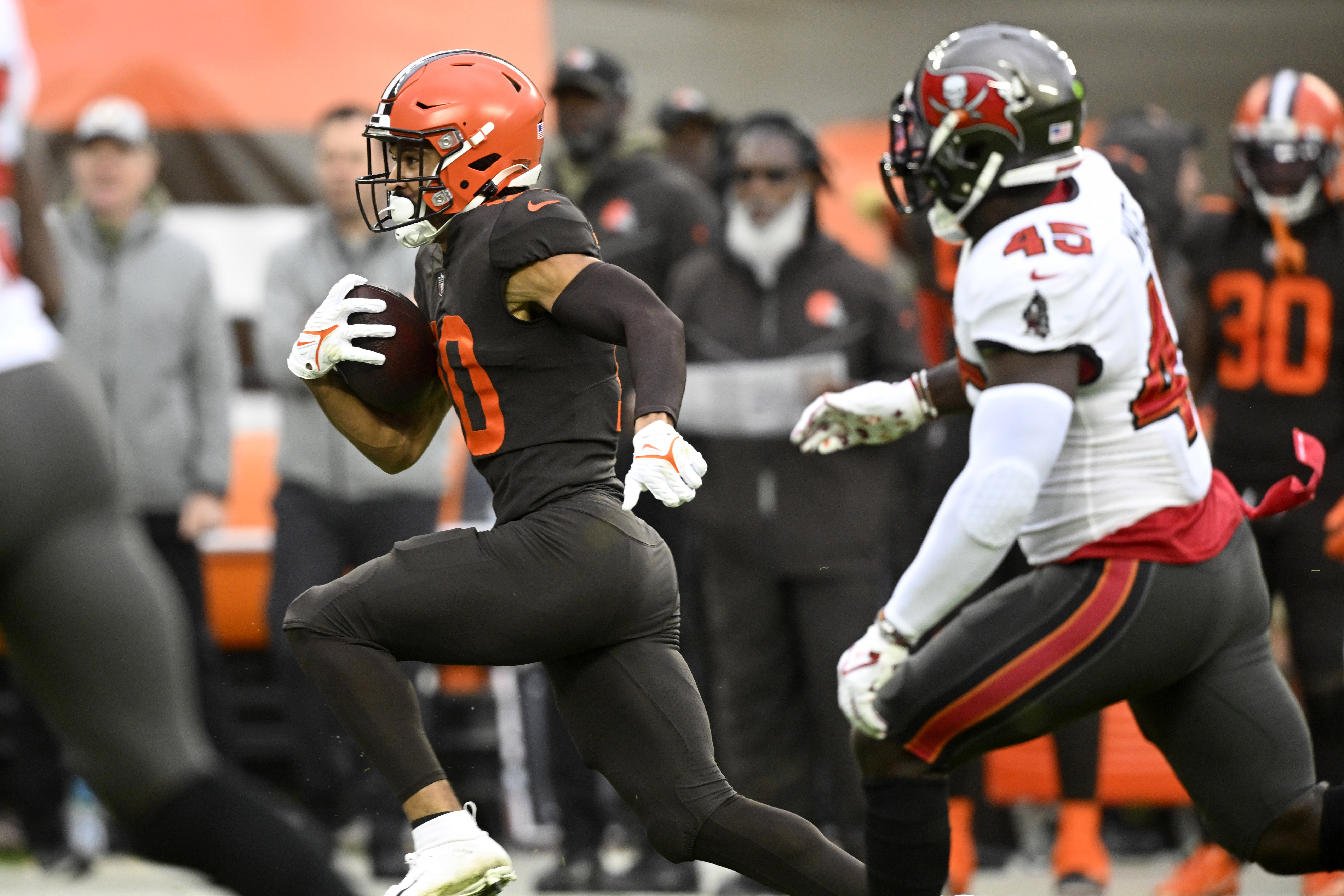 Tampa Bay Buccaneers cornerback Carlton Davis III (24) lines up for a play  during an NFL football game against the Cleveland Browns, Sunday, Nov. 27,  2022, in Cleveland. (AP Photo/Kirk Irwin Stock