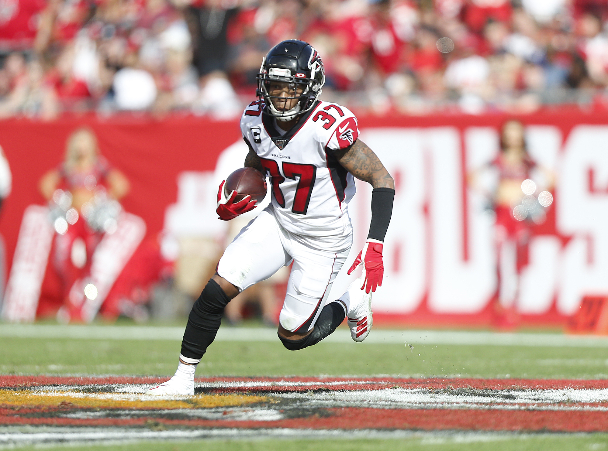 Atlanta Falcons free safety Ricardo Allen (37) celebrates a win