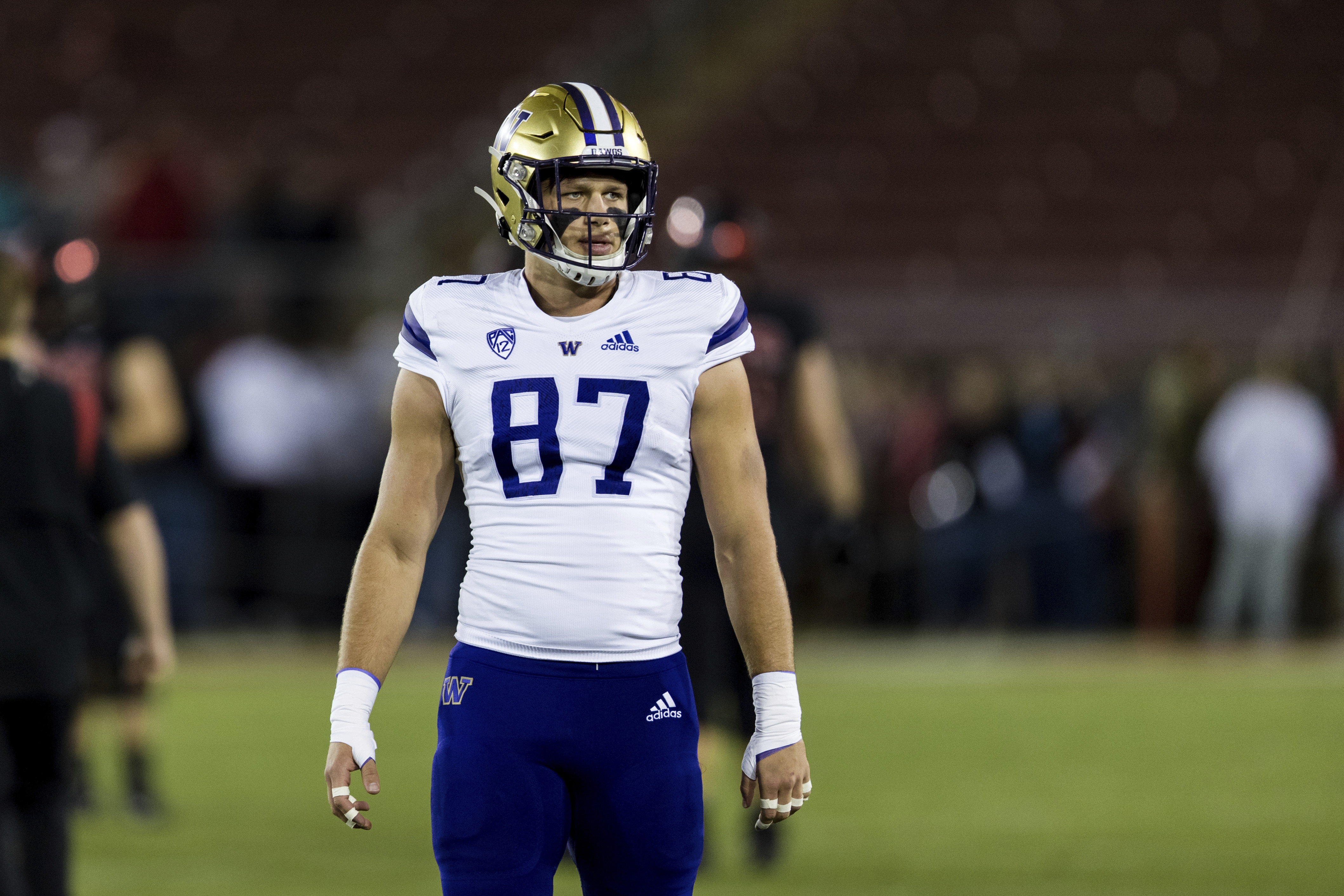 UW tight end Cade Otton taken by Tampa Bay Buccaneers in fourth round of  2022 NFL draft