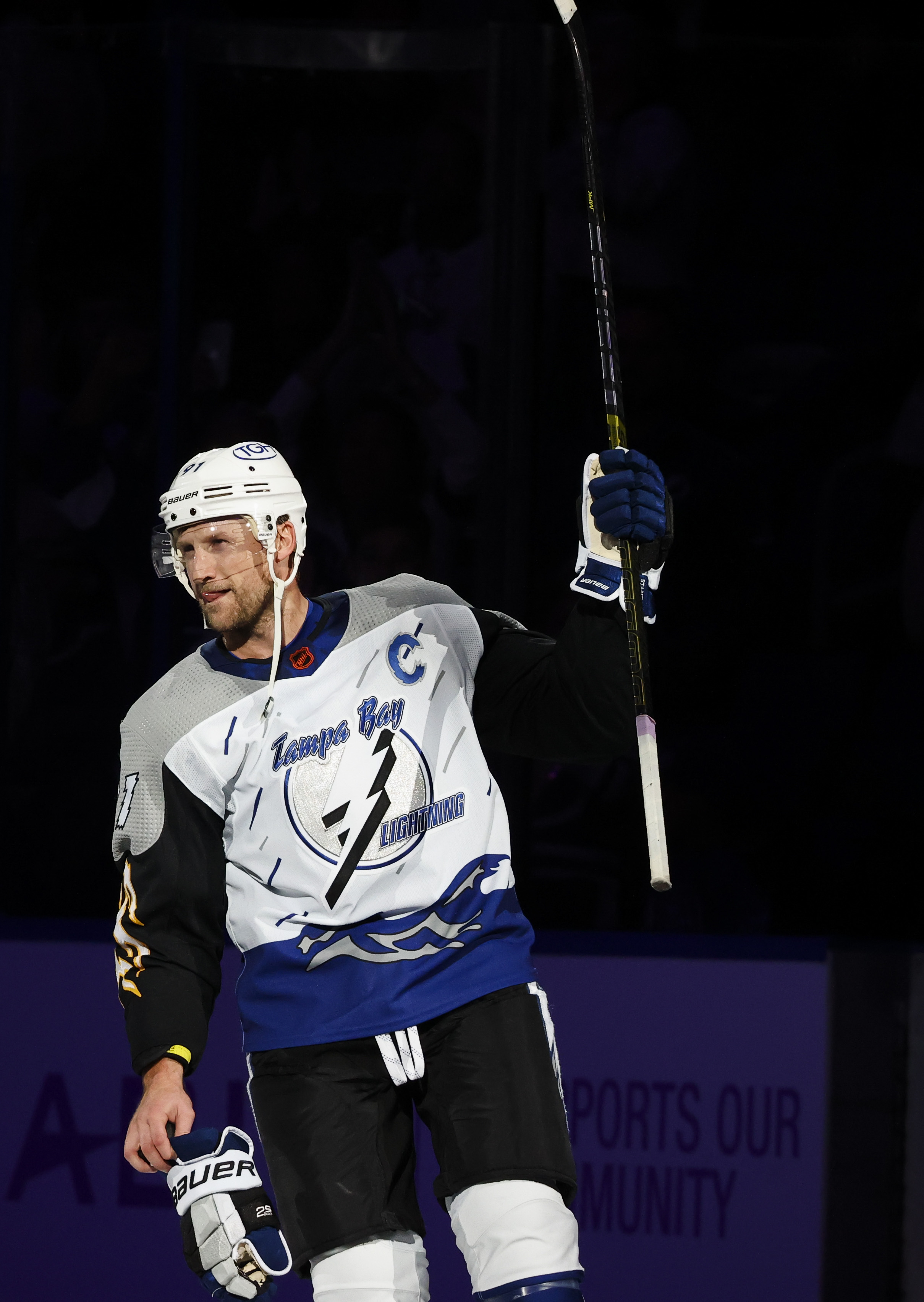 Lightning's Steven Stamkos honored for 1,000-game milestone