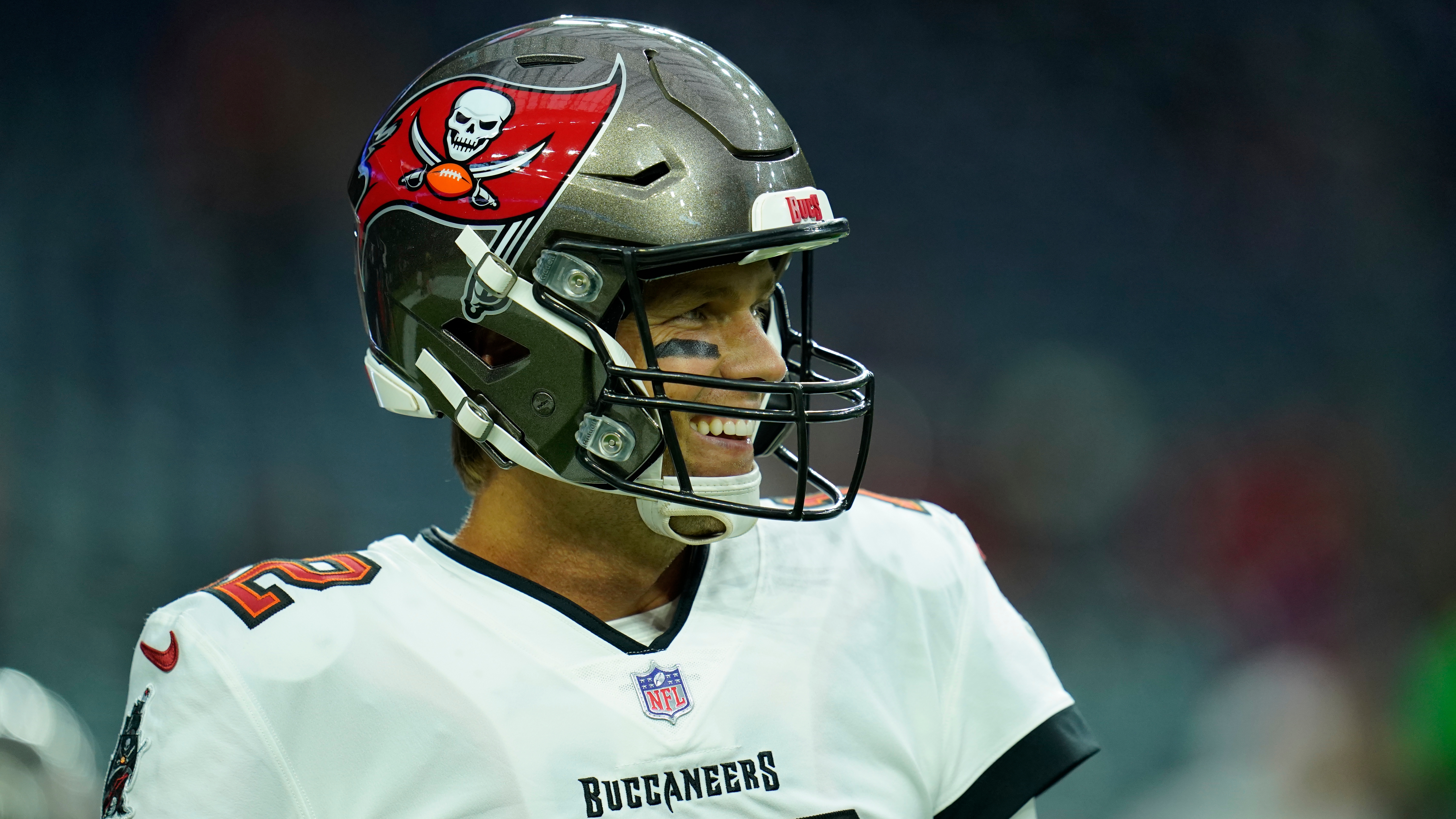 Tom Brady throws for 2 TDs, Buccaneers down Vikings