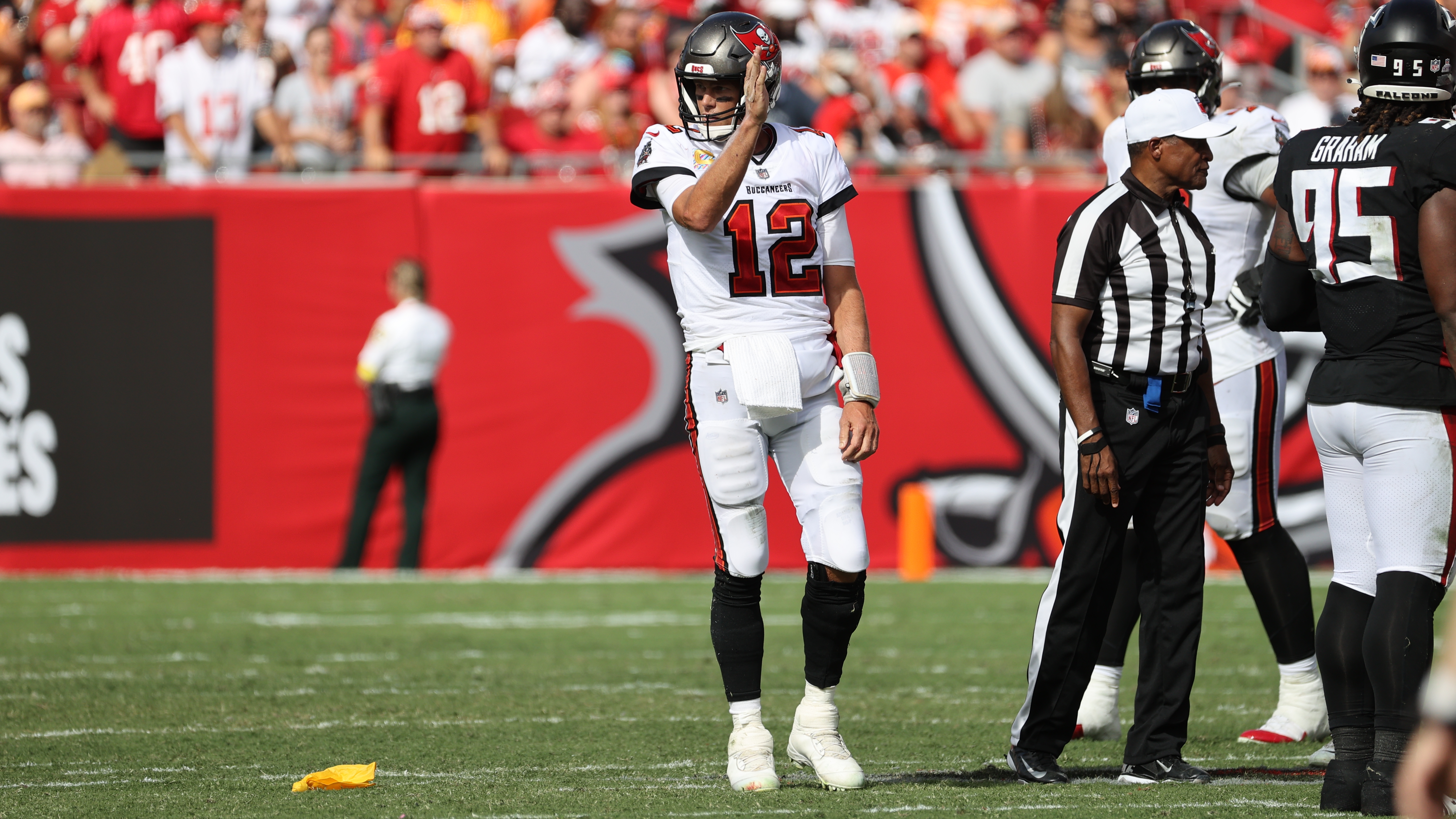 Talking heads, Twitter concur that Falcons were robbed by roughing penalty