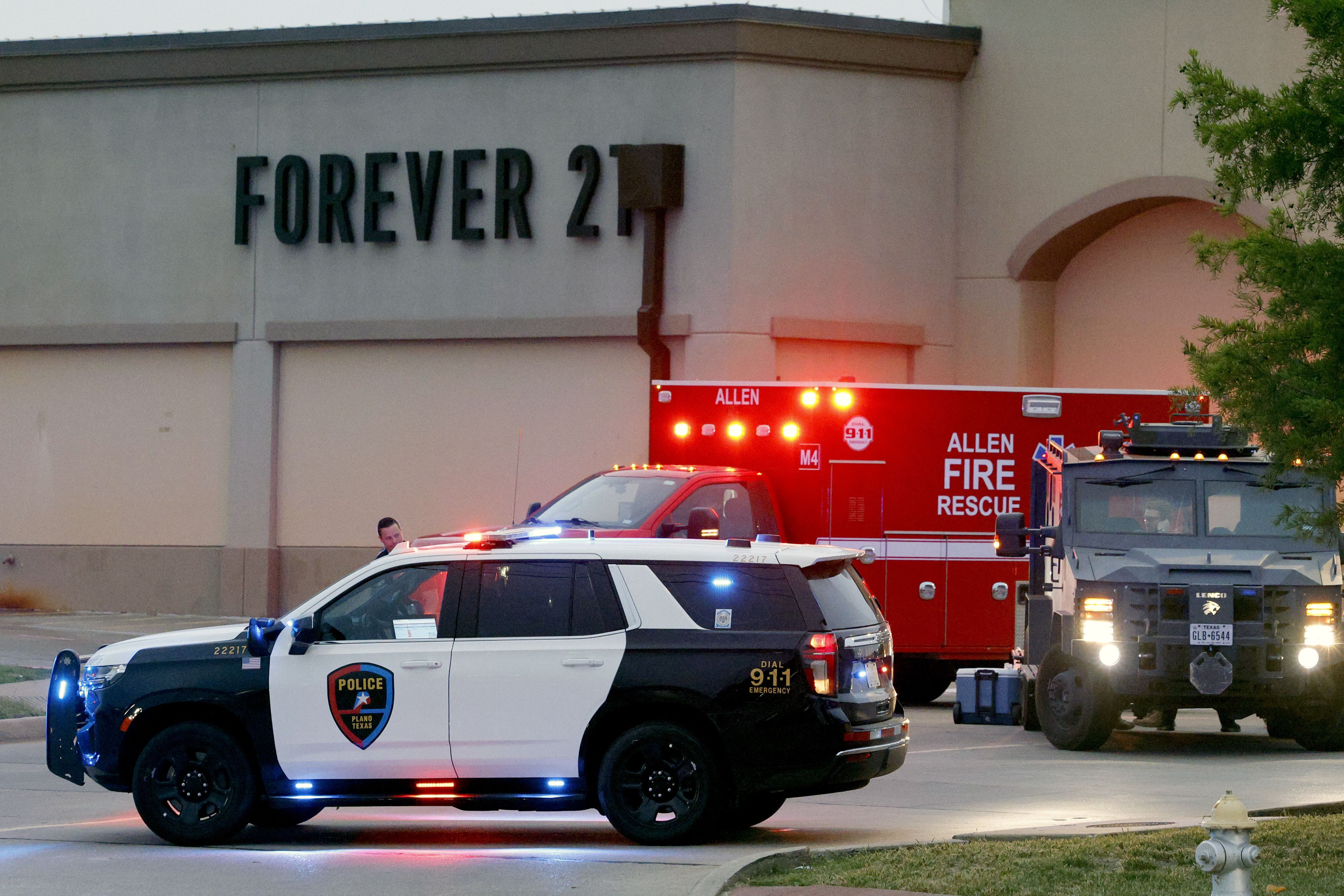 Police: 8 killed in Texas mall shooting, gunman also dead