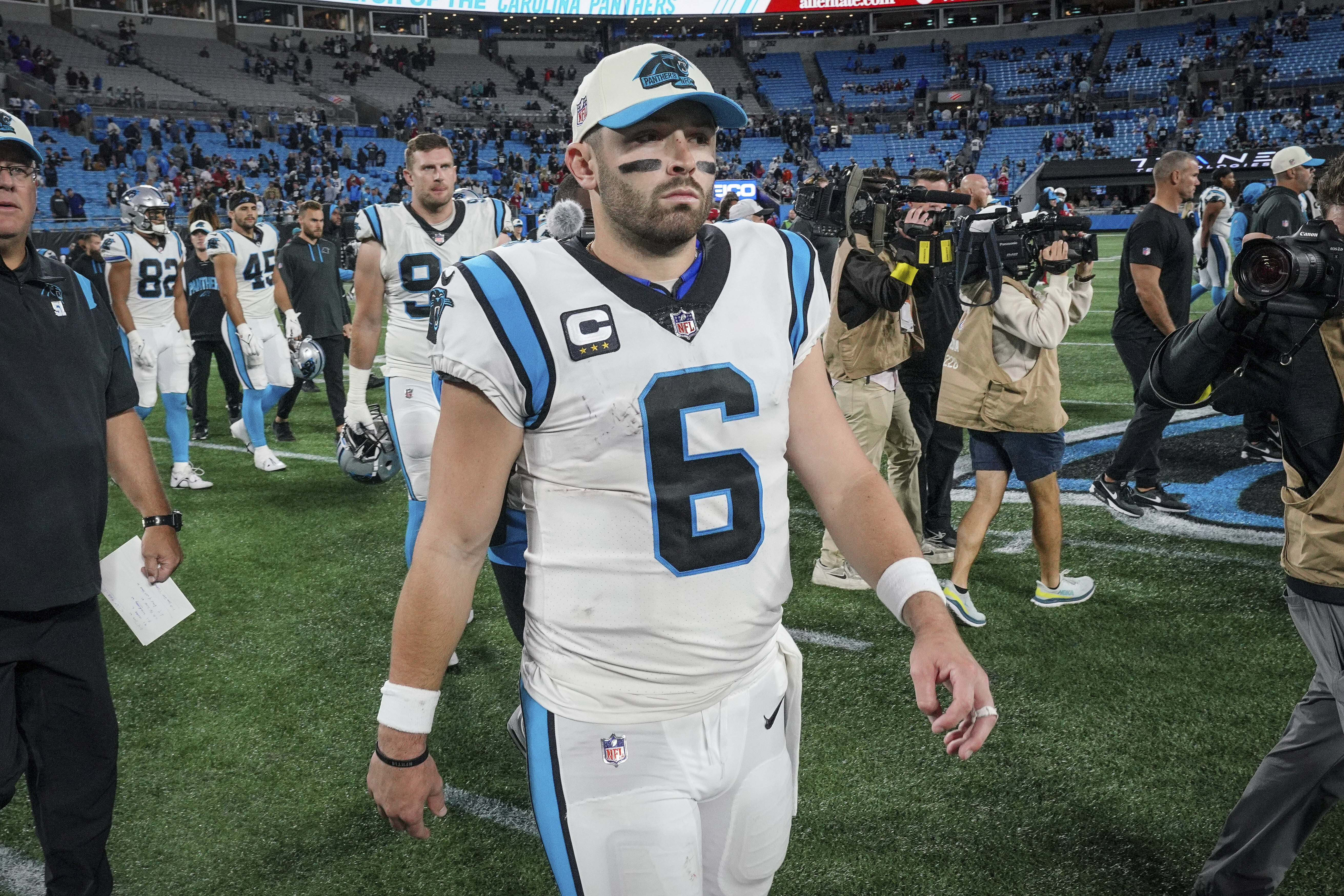 Baker Mayfield booed at home vs. Cardinals as Panthers' struggles on  offense continue