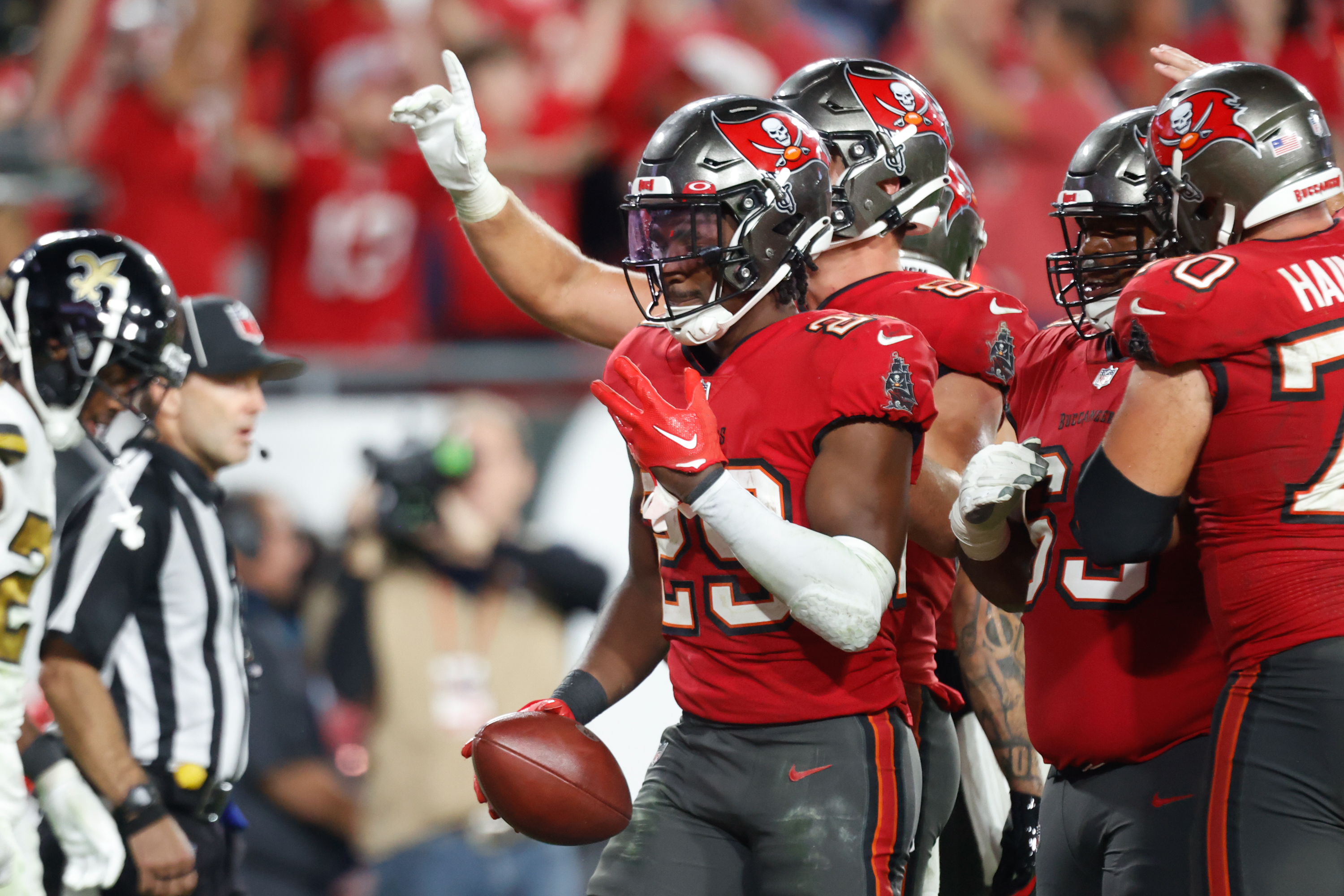 Trask tosses TD pass to Trey Palmer in Bucs' 13-6 preseason win over Jets