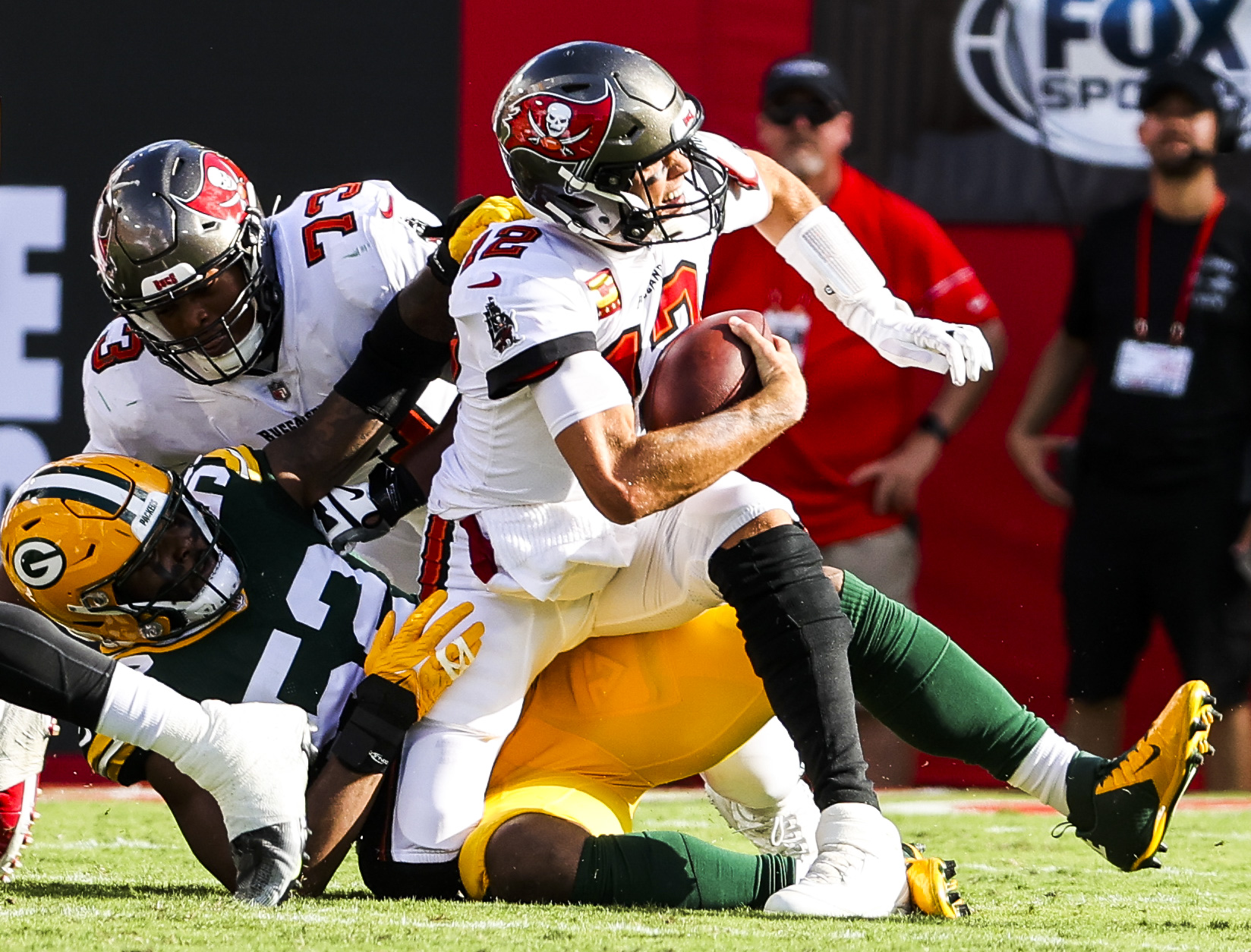 Aaron Rodgers takes credit for failed Bucs 2-point conversion, puts Tampa  video board operator on blast