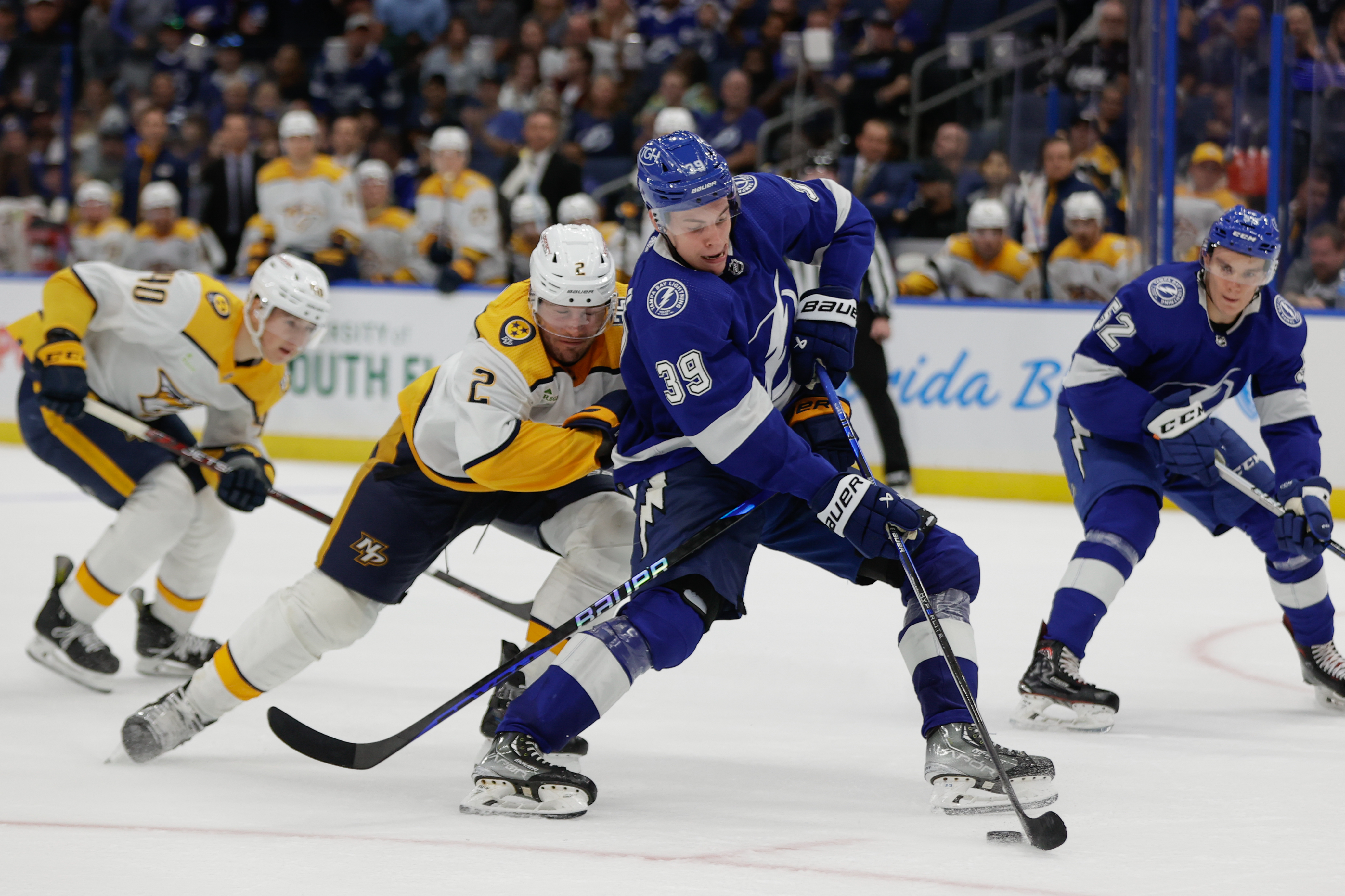 Tampa Bay Lightning: Anthony Cirelli should be in the Selke Trophy race
