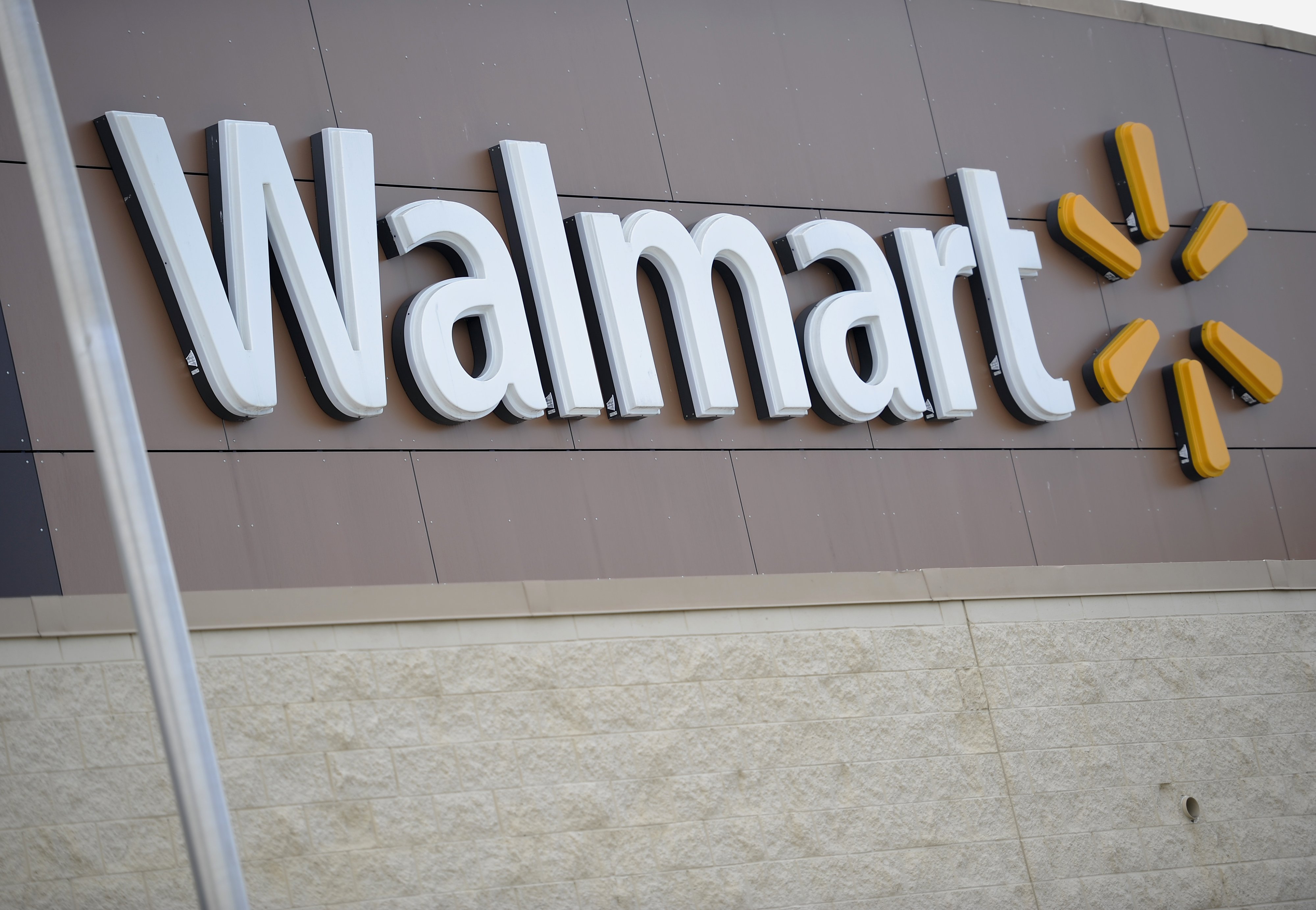 Walmart temporarily closing Miami location for cleaning and sanitization