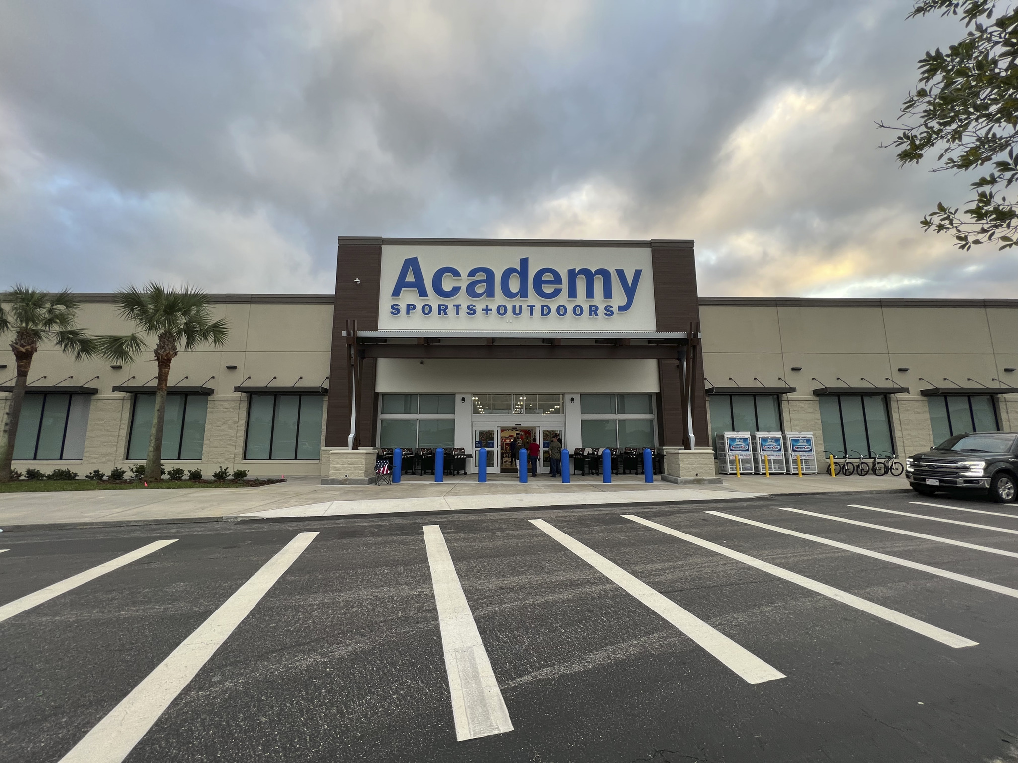 Academy Sports and Outdoors opens first Tampa Bay store this week