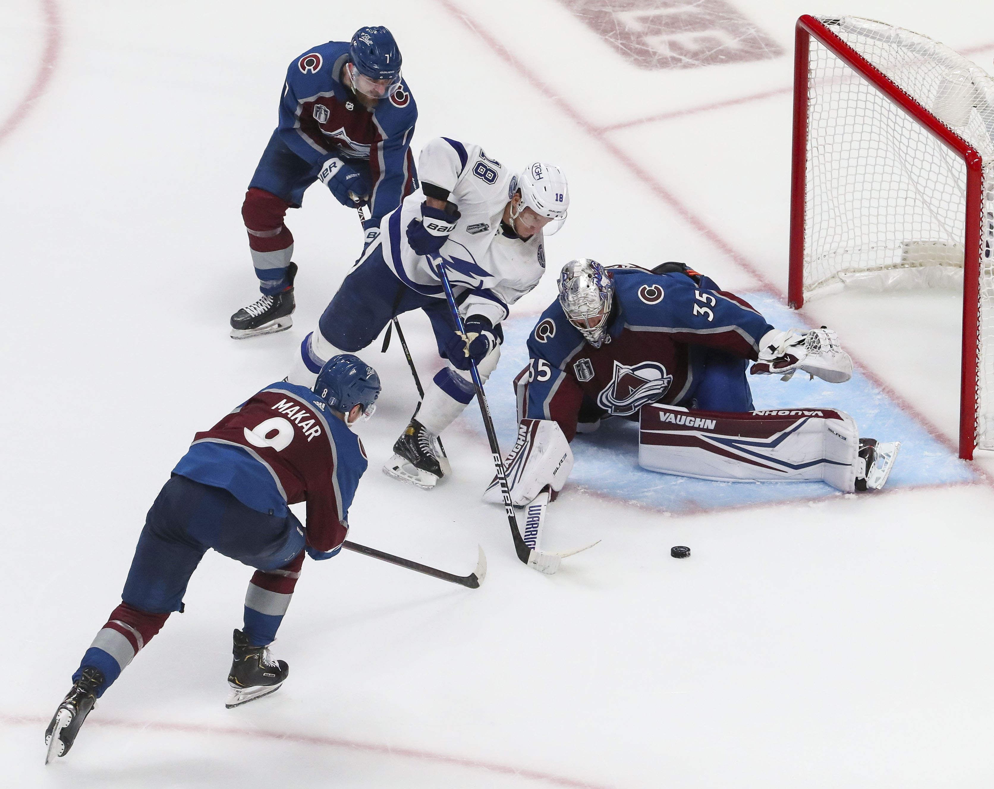 Lightning never trail, nab a road win in Game 5 vs. Avalanche