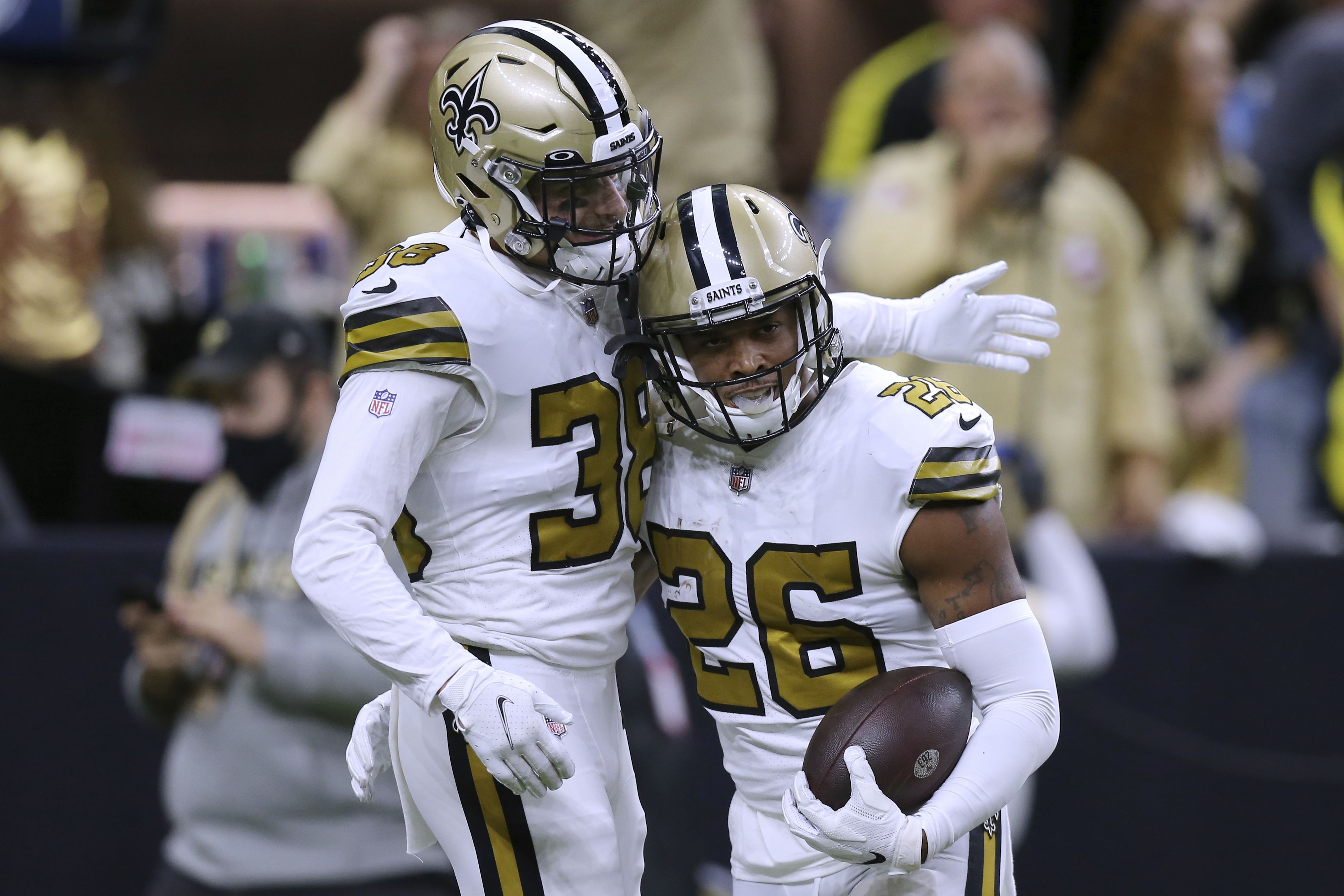 Saints' Mark Ingram apologizes for role in loss to Bucs: 'I'm sick