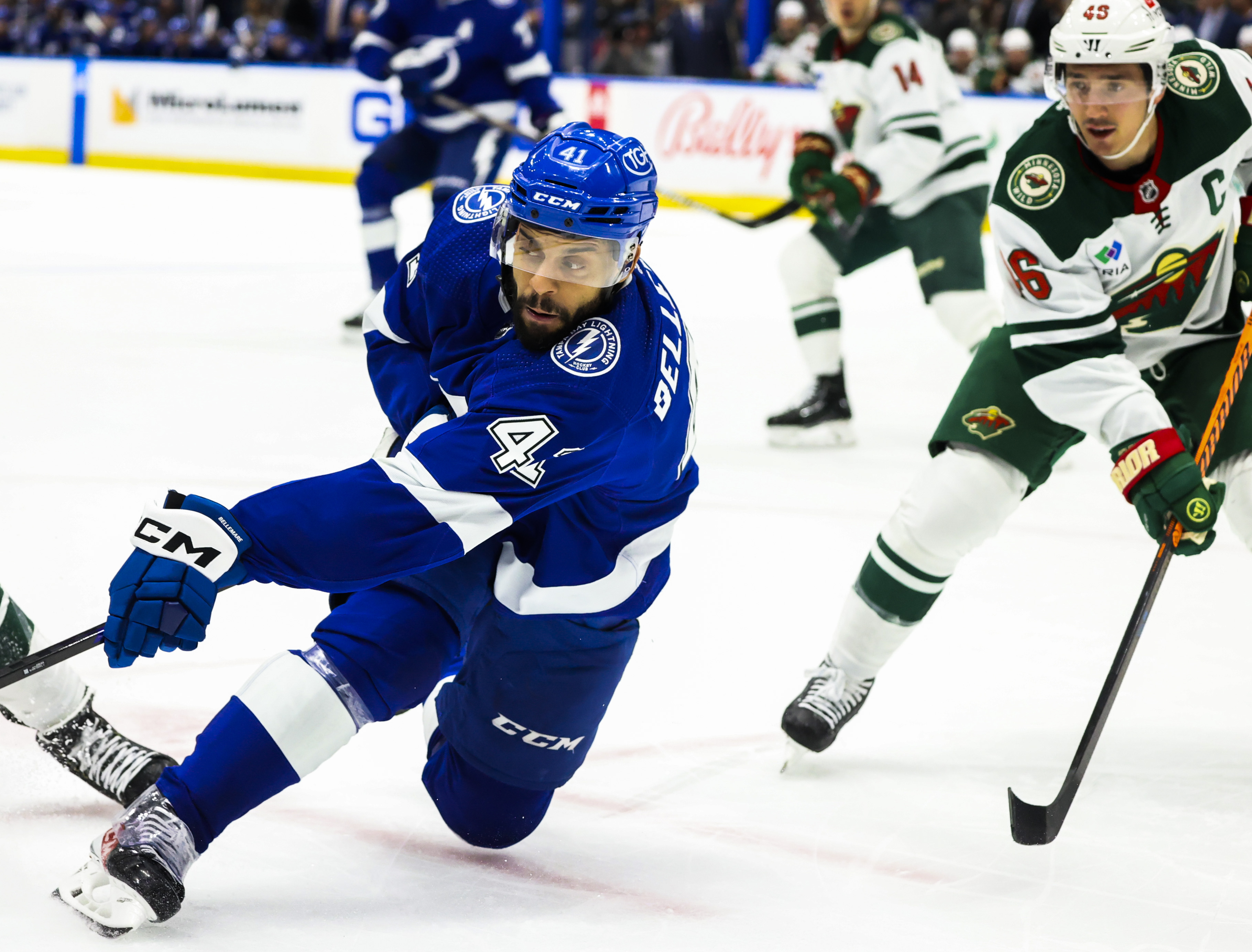 Stamkos, Perry lead Lightning to 4-2 win over Wild
