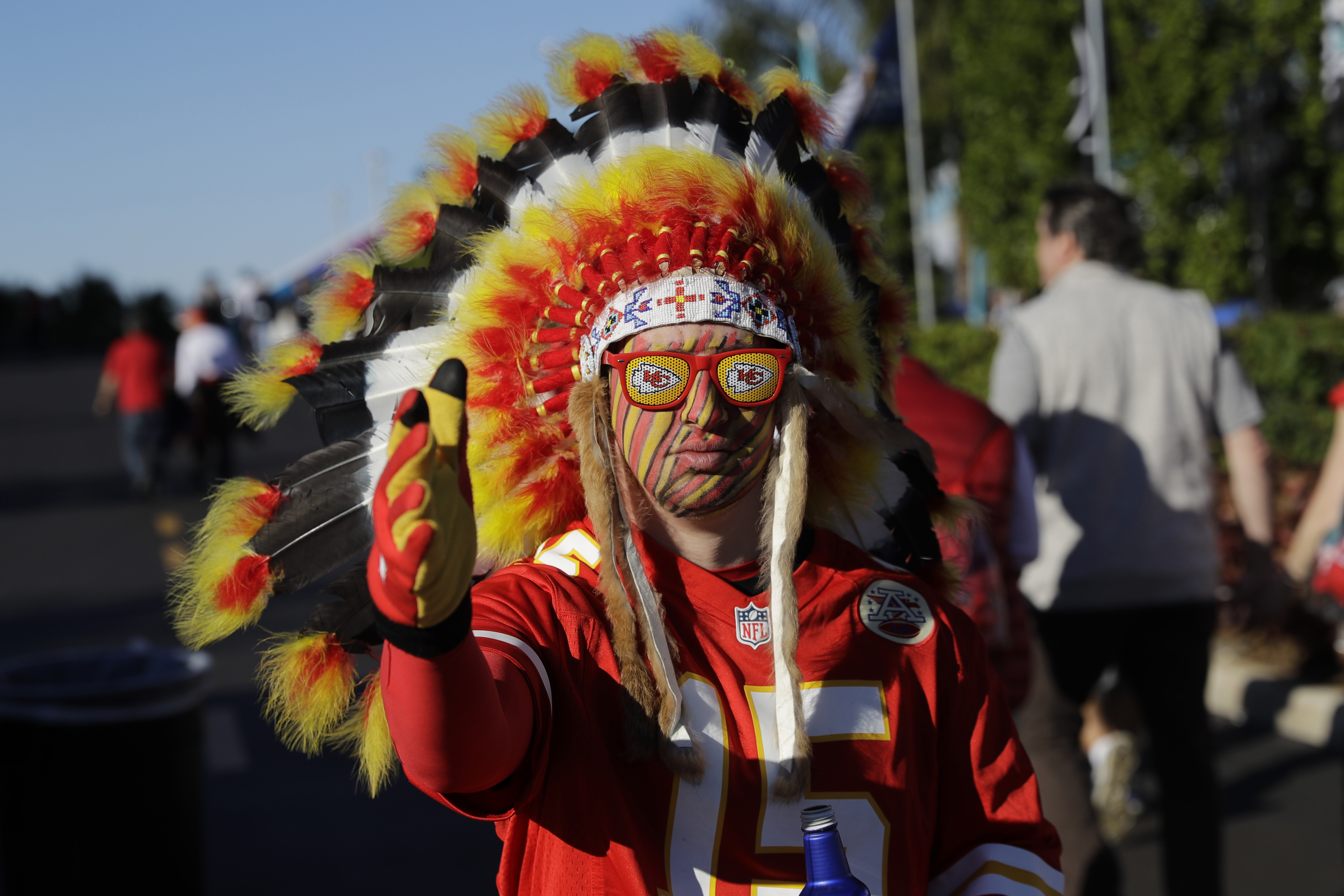Cleveland bans Native American headdresses and face paint for home