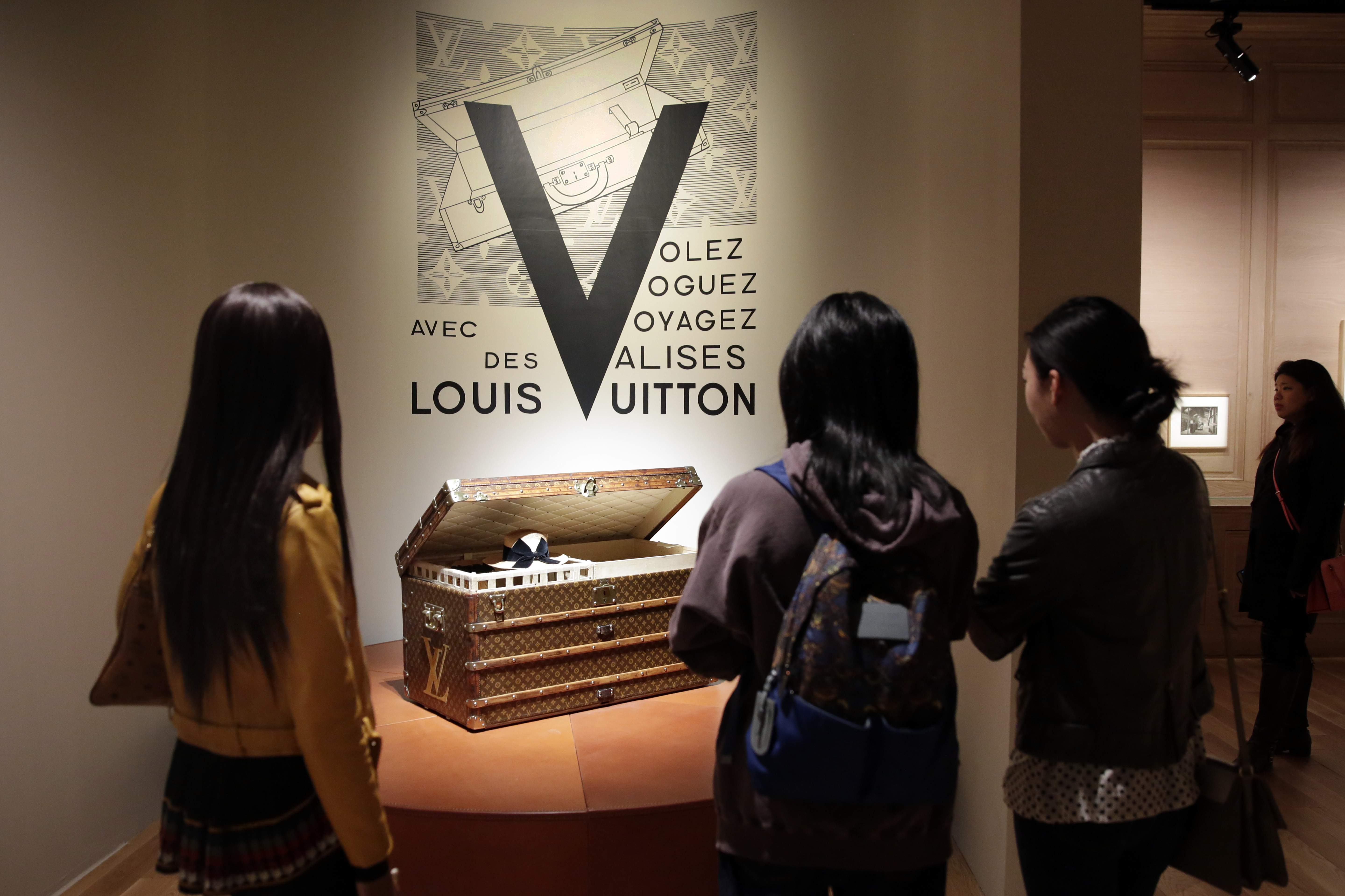 Louis Vuitton black car trunk 1906 - Bagage Collection