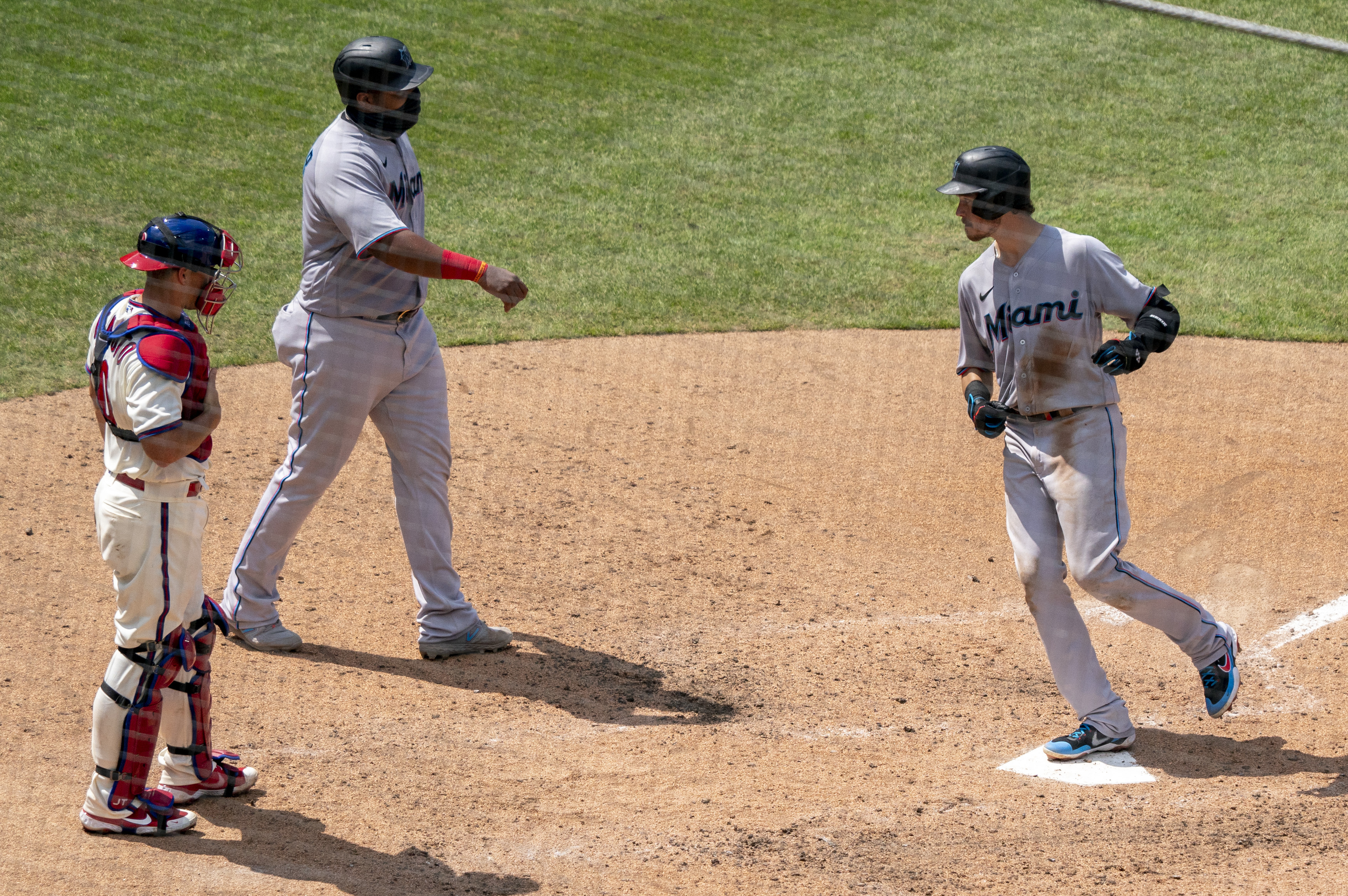 Marlins manager tests positive for COVID-19