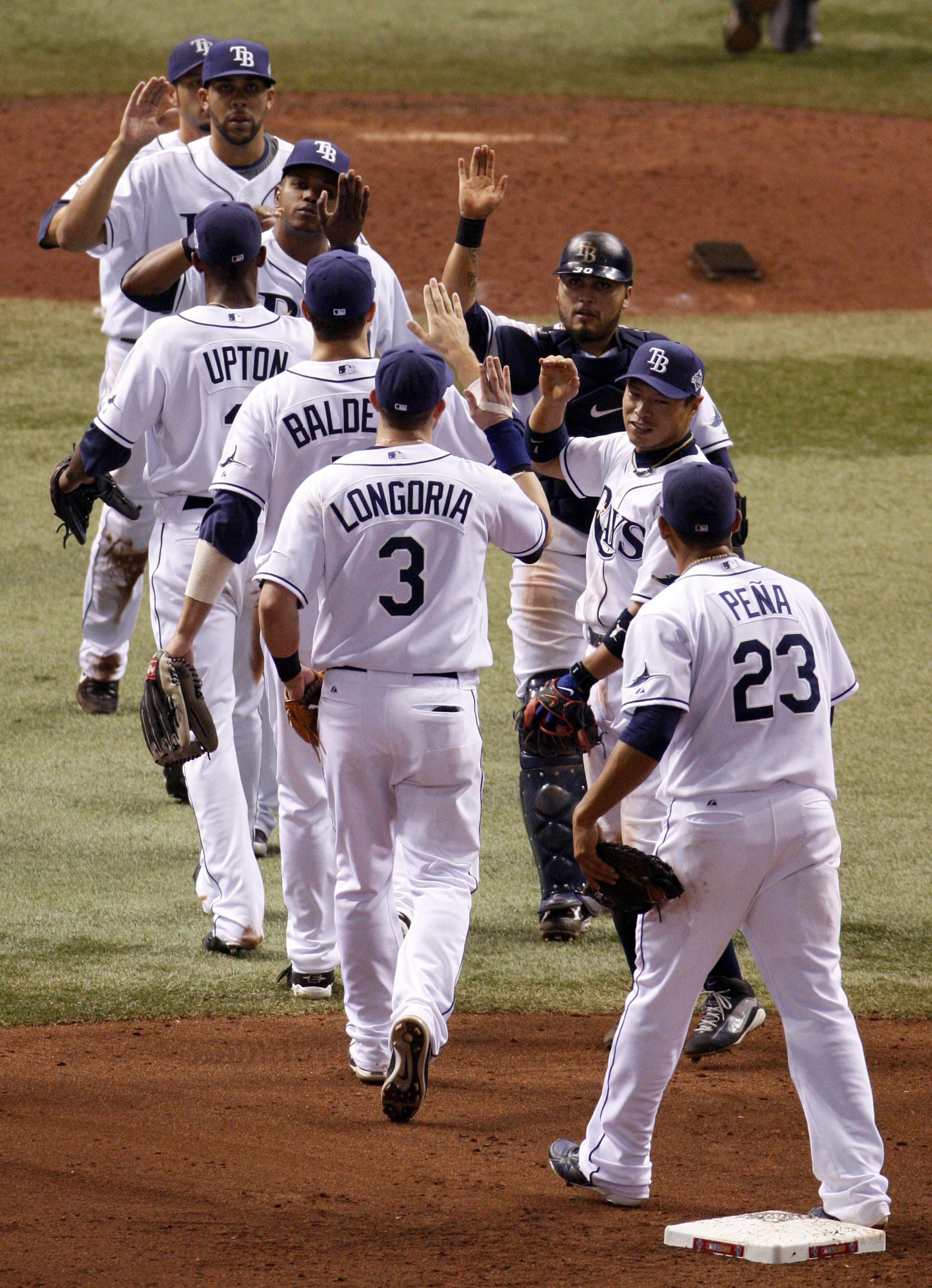 Tampa Bay Rays walk off for win over Los Angeles Dodgers to even