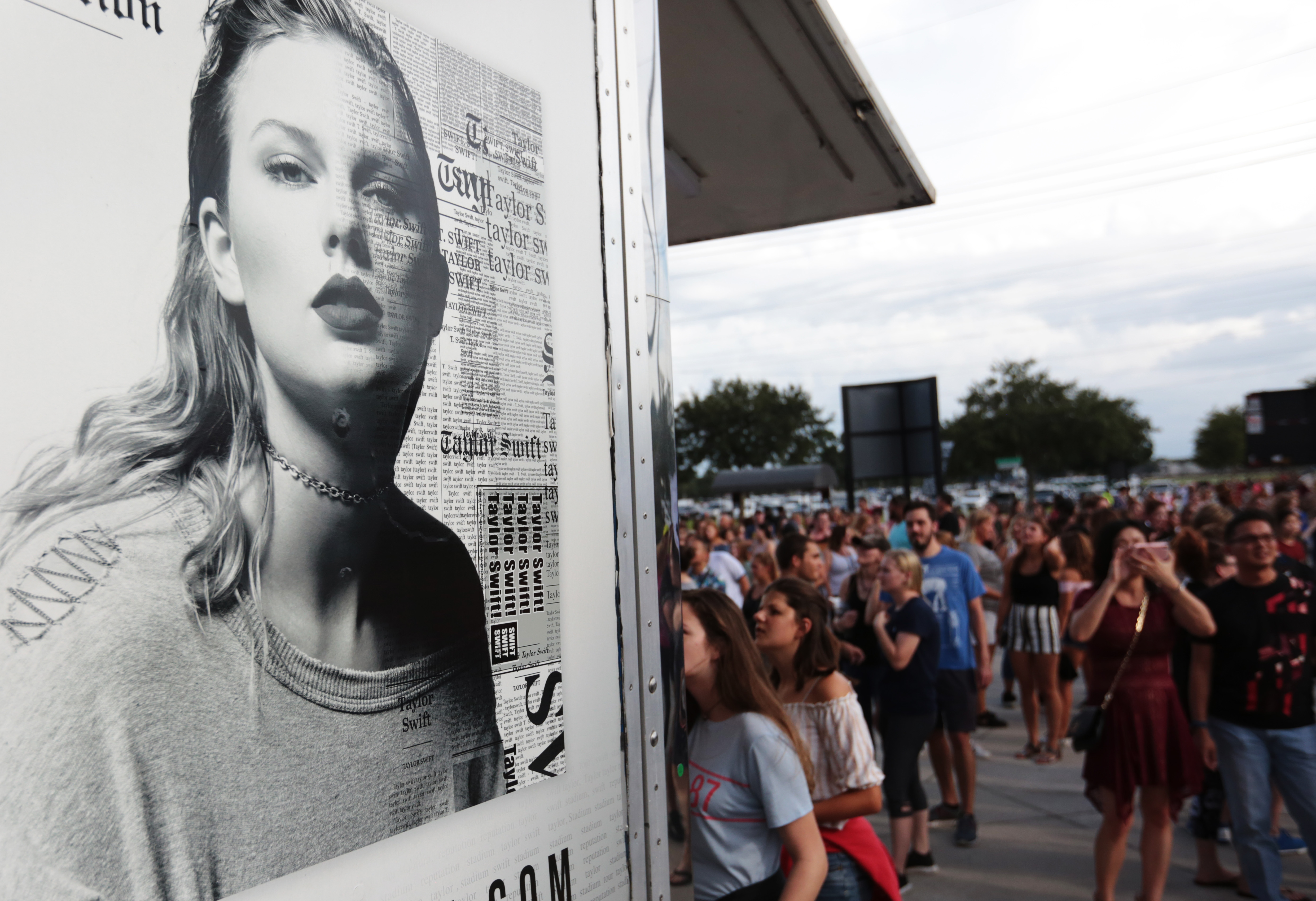 Friendship bracelets, Tay-gating: Inside Taylor Swift fans' plans