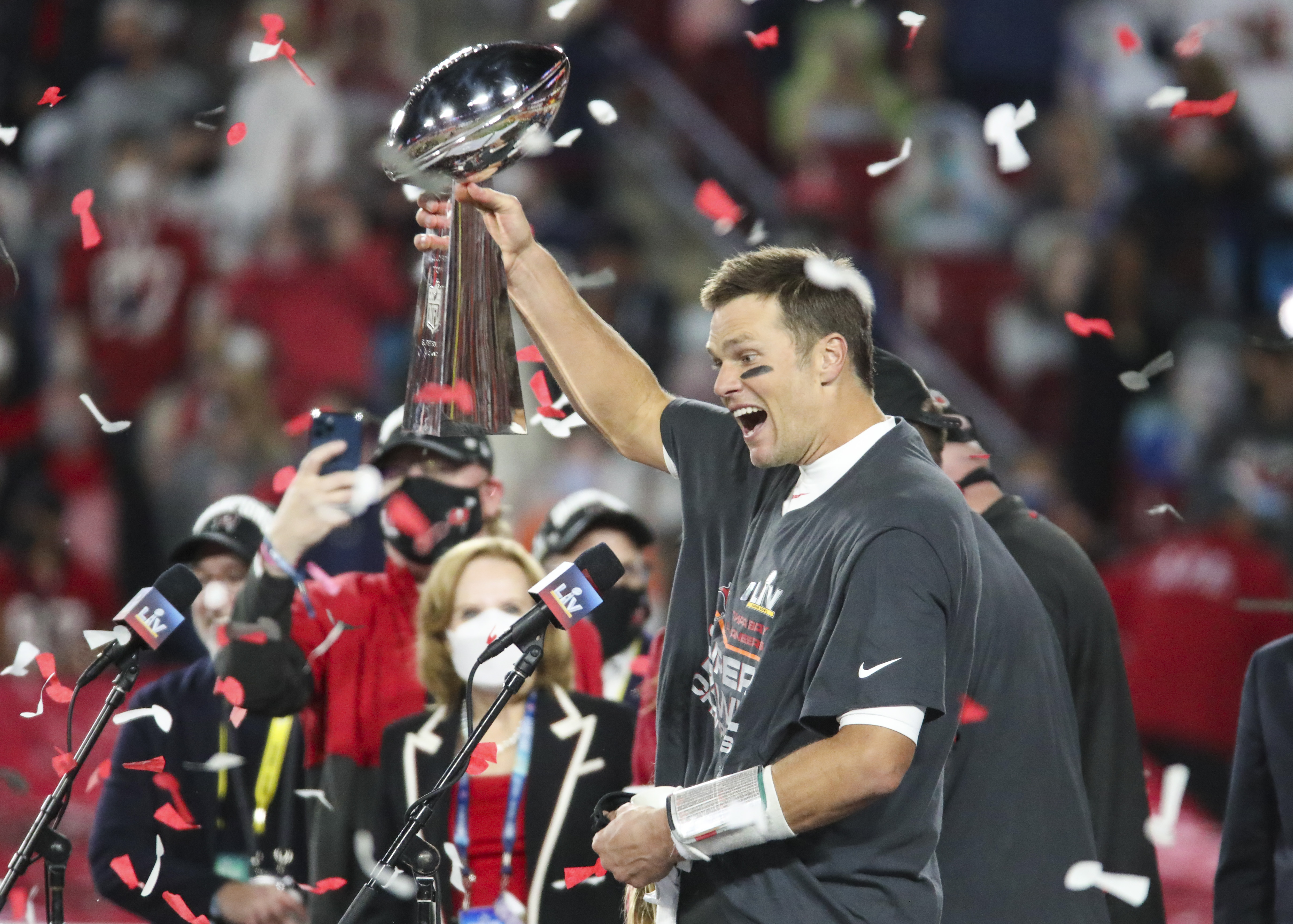 Tom Brady agrees one-year extension with Tampa Bay Buccaneers, NFL News