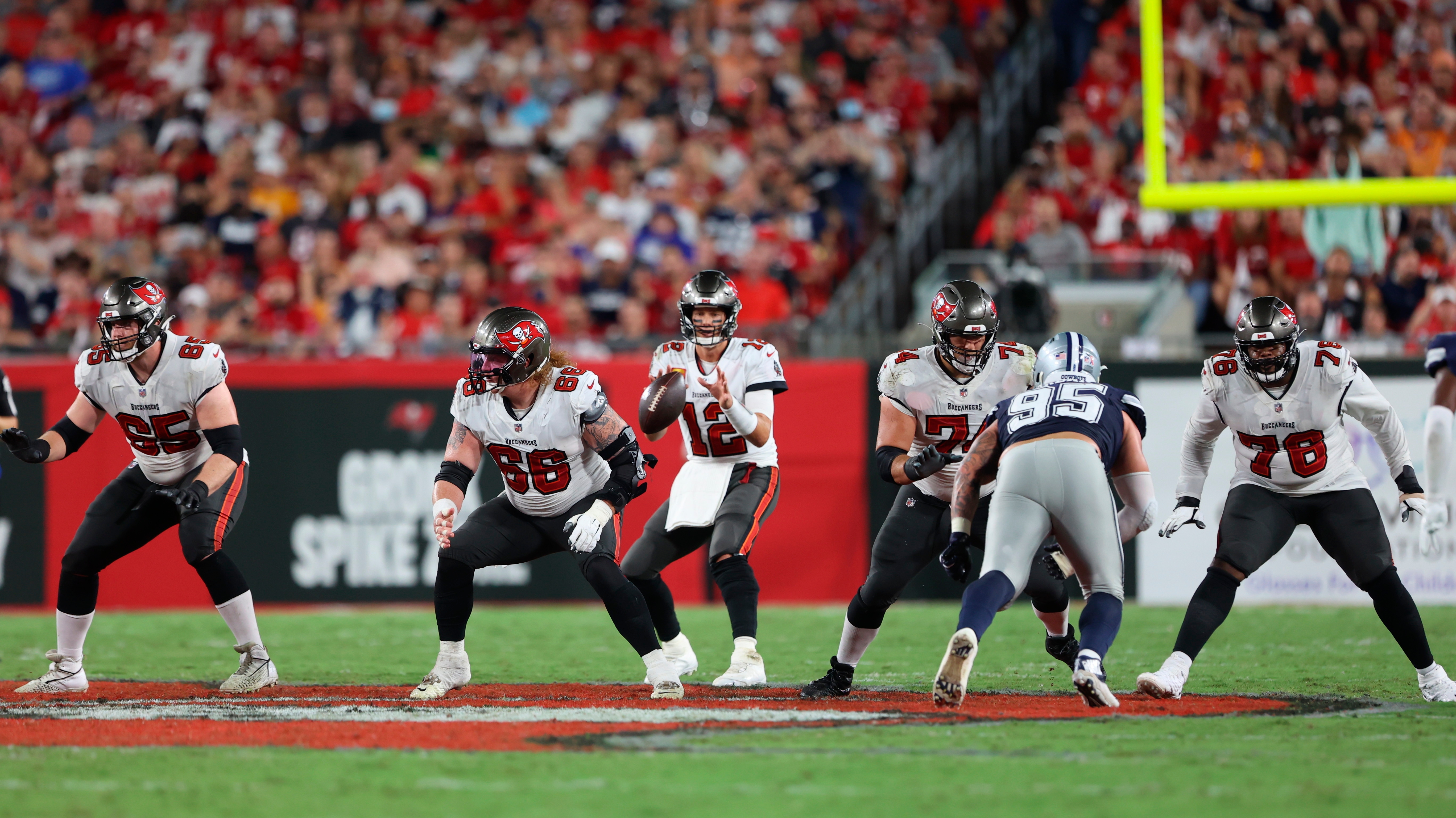 Rachaad White, Bucs' run game awaken in Sunday's triumph against Bears