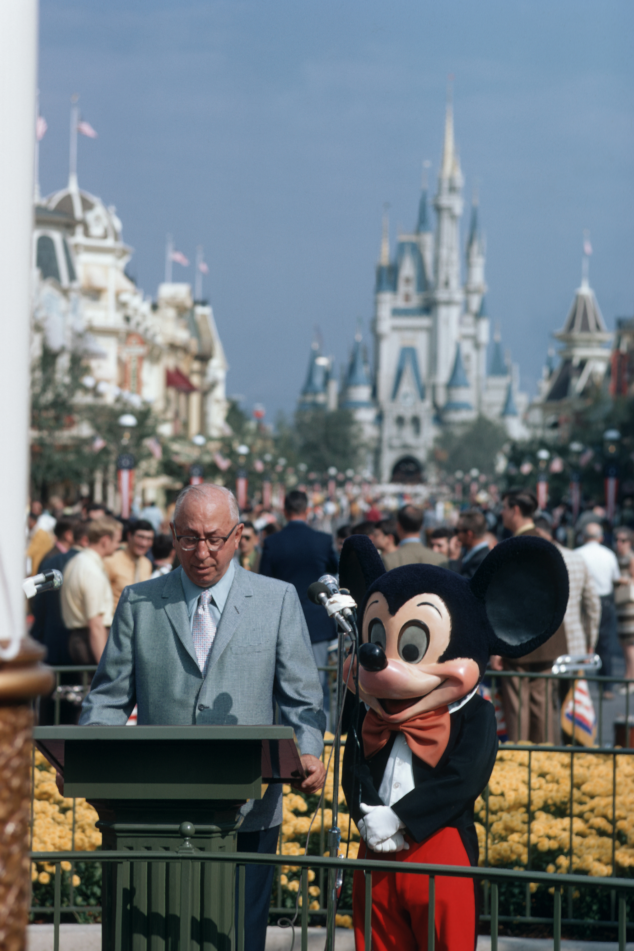 For Disney World's 50th anniversary, a look back at the Mouse that changed  Florida