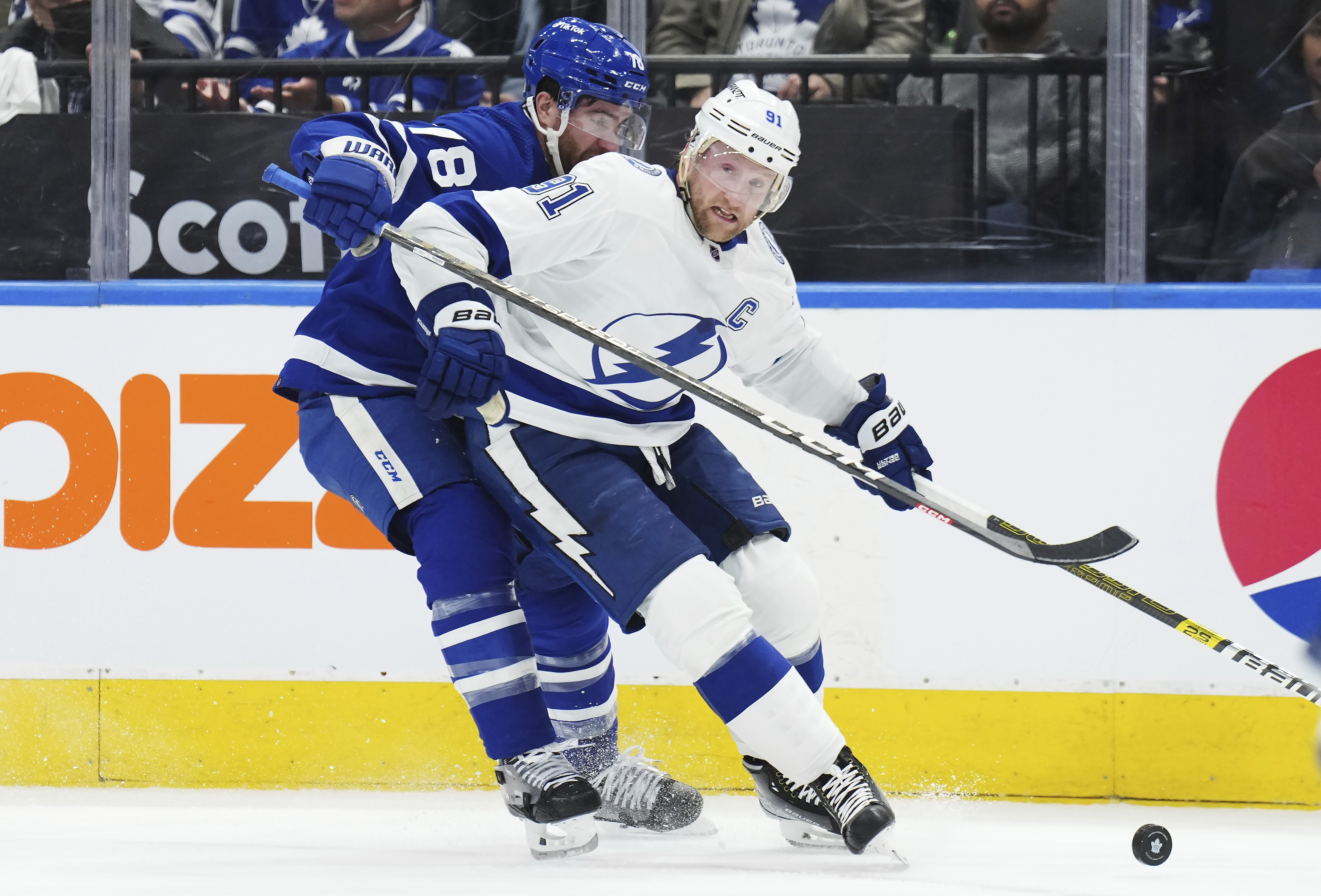 NHL playoffs: Bolts-Leafs highlight openers