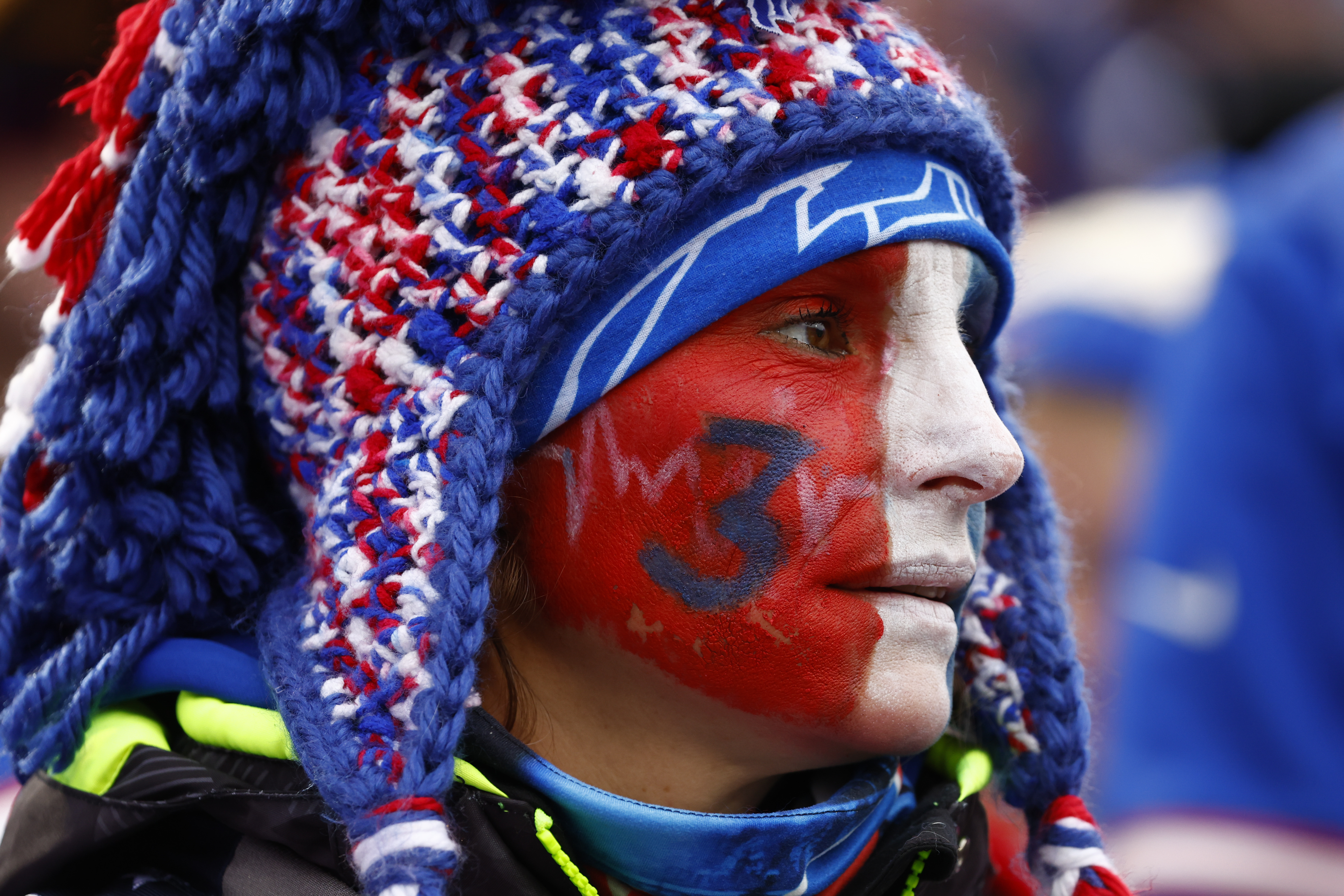 Bills Mafia honors Hamlin with giant get-well card, more