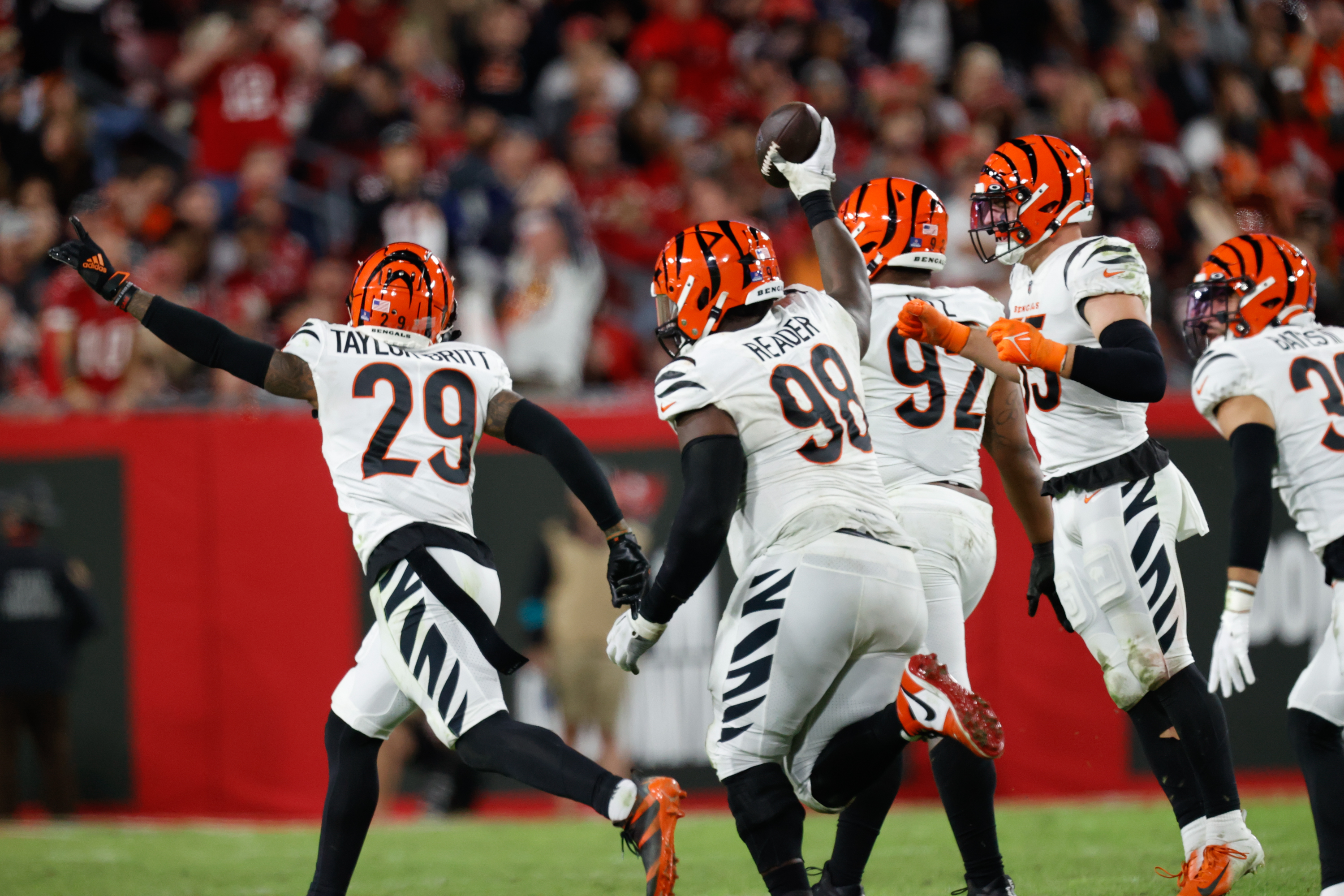 Look: Referees Missed Big Penalty In Bucs vs. Bengals Finish - The