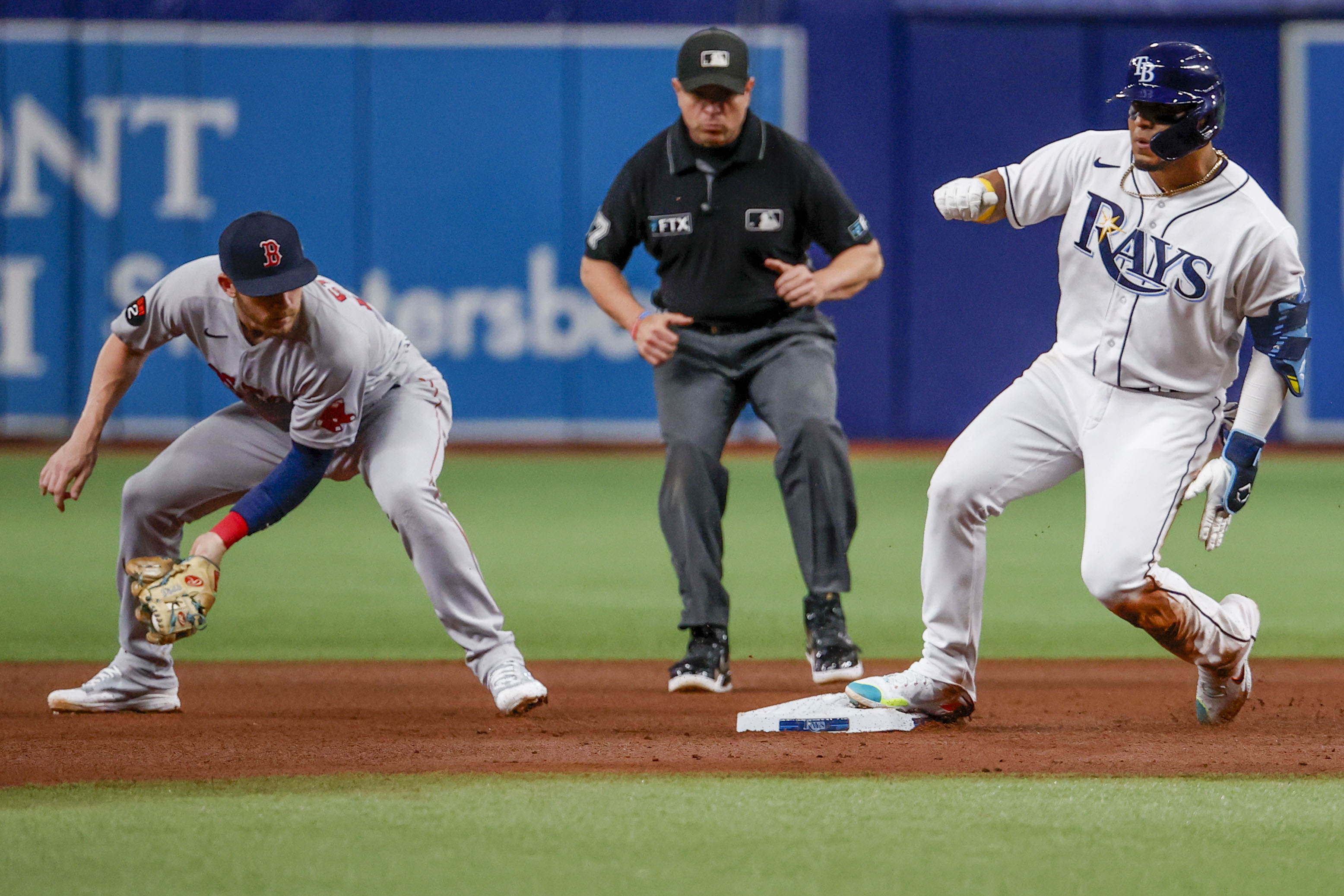 Paredes gets 3 hits as Rays beat sliding White Sox 3-2