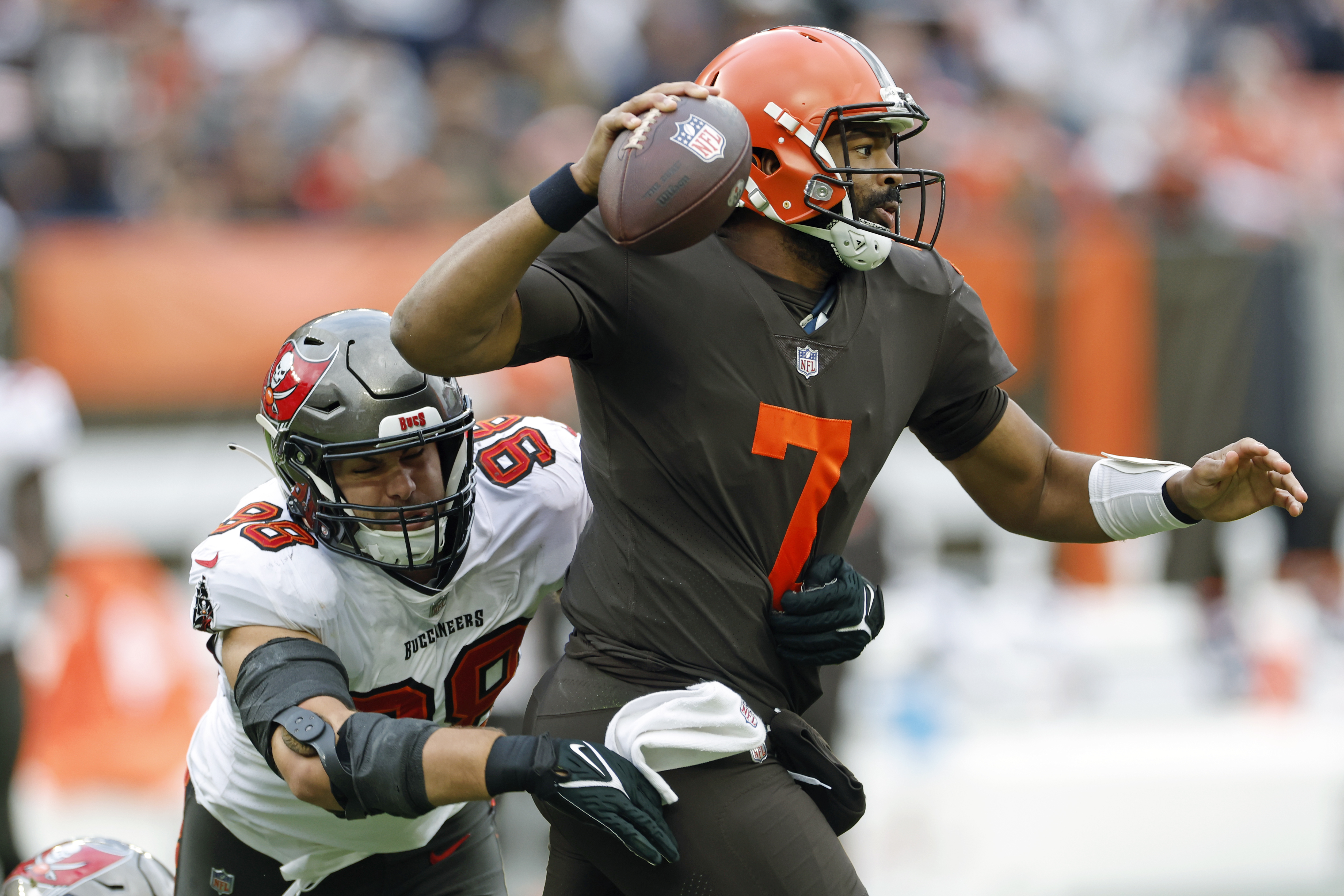 What channel is Tampa Bay Buccaneers game today vs. Browns? (11/27