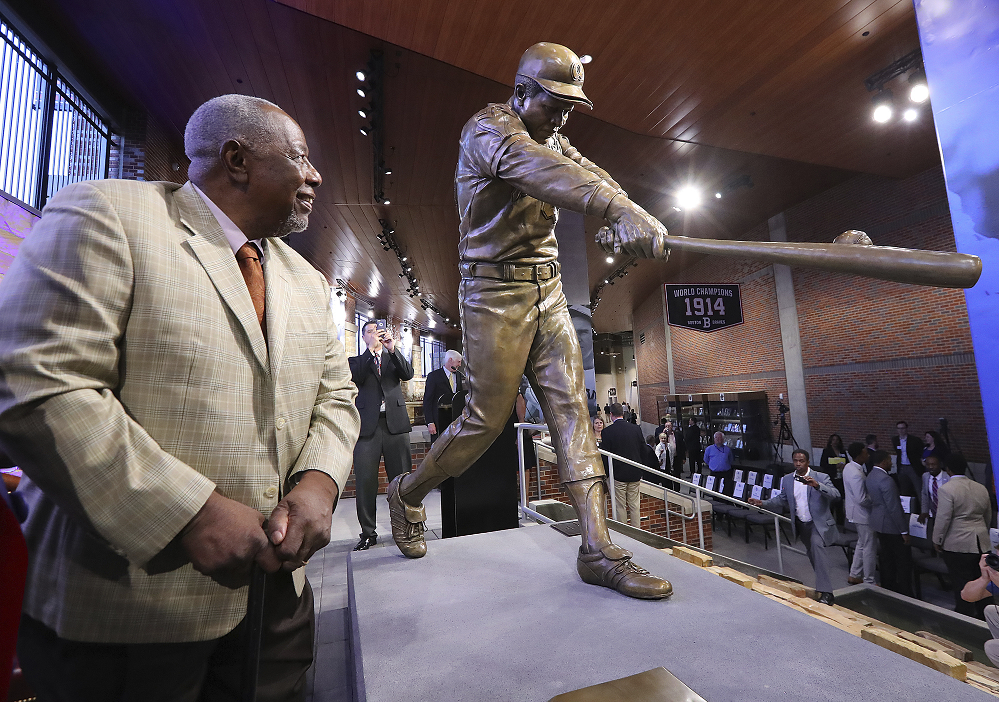 Hank Aaron, baseball's one-time home run king, dies at 86 - The San Diego  Union-Tribune