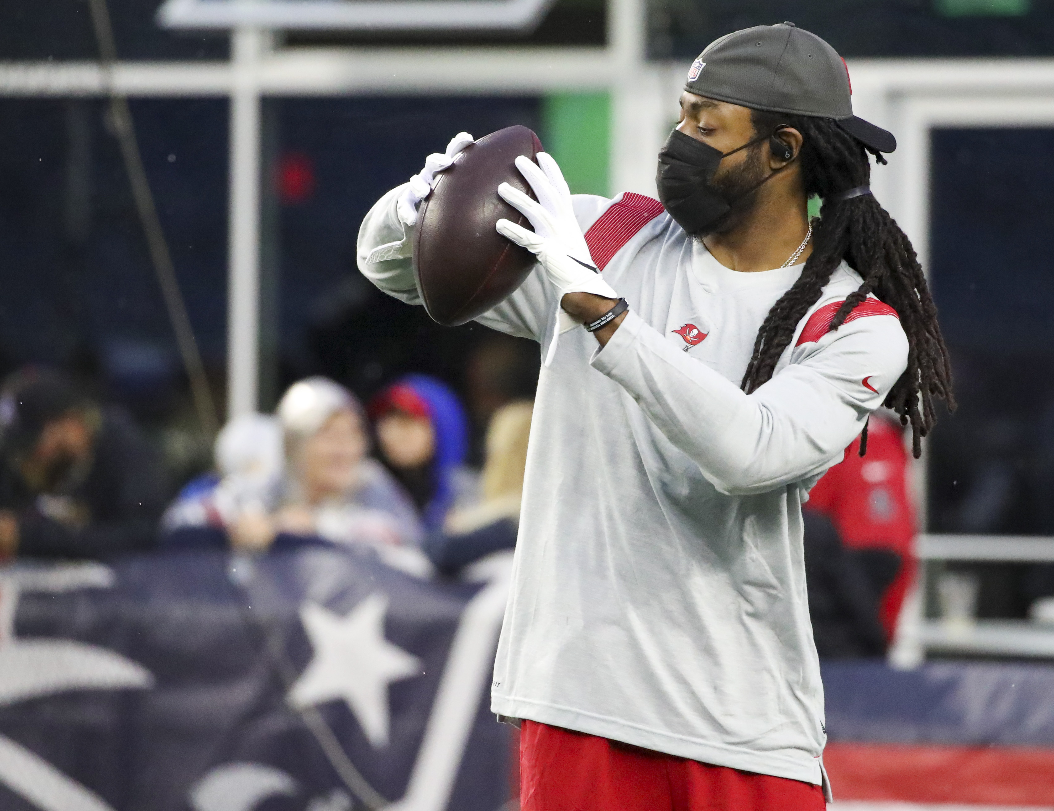 Bucs-Patriots pregame scene a Brady jersey bonanza