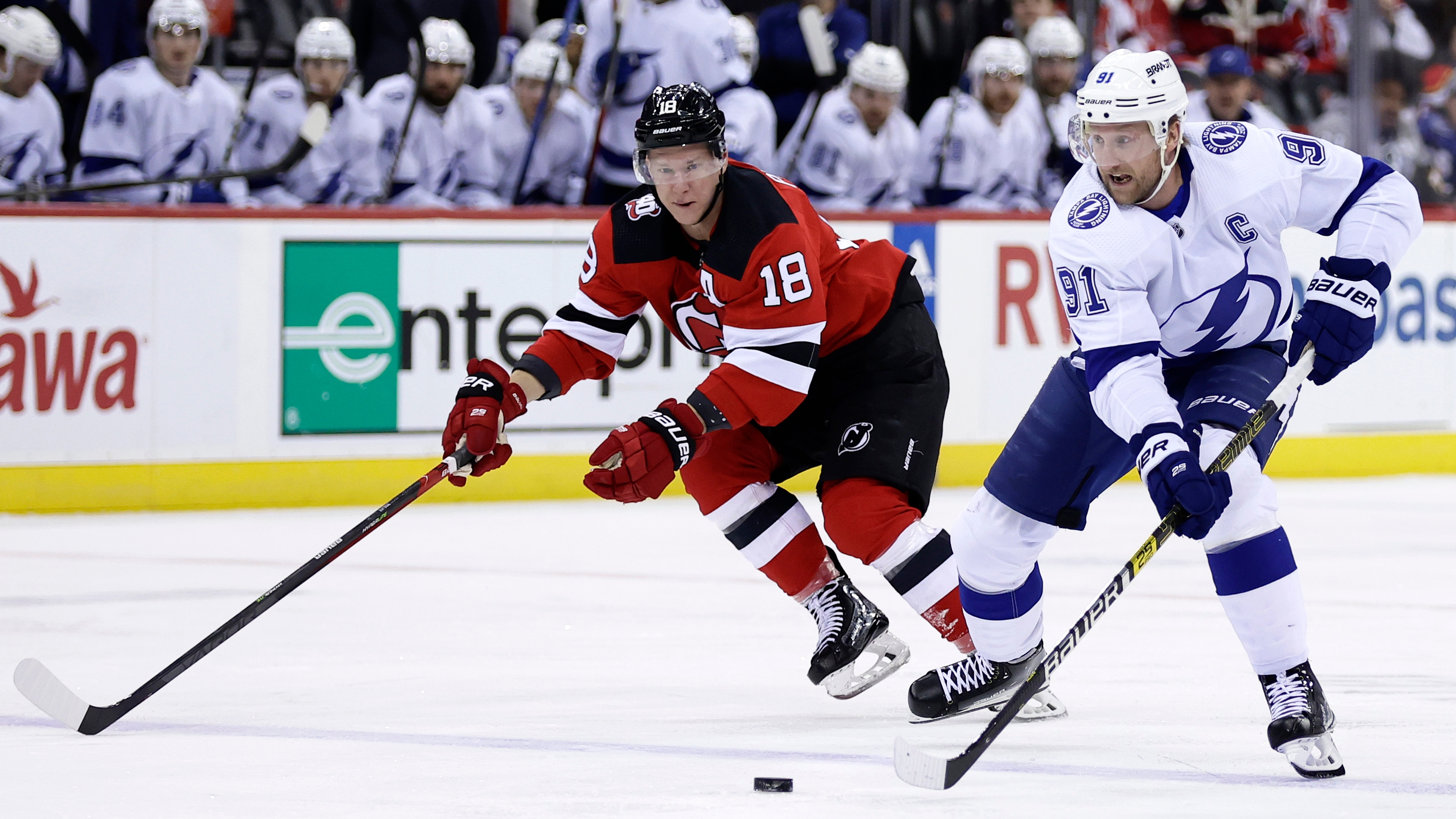 Ondrej Palat signs 5-year contract with Devils