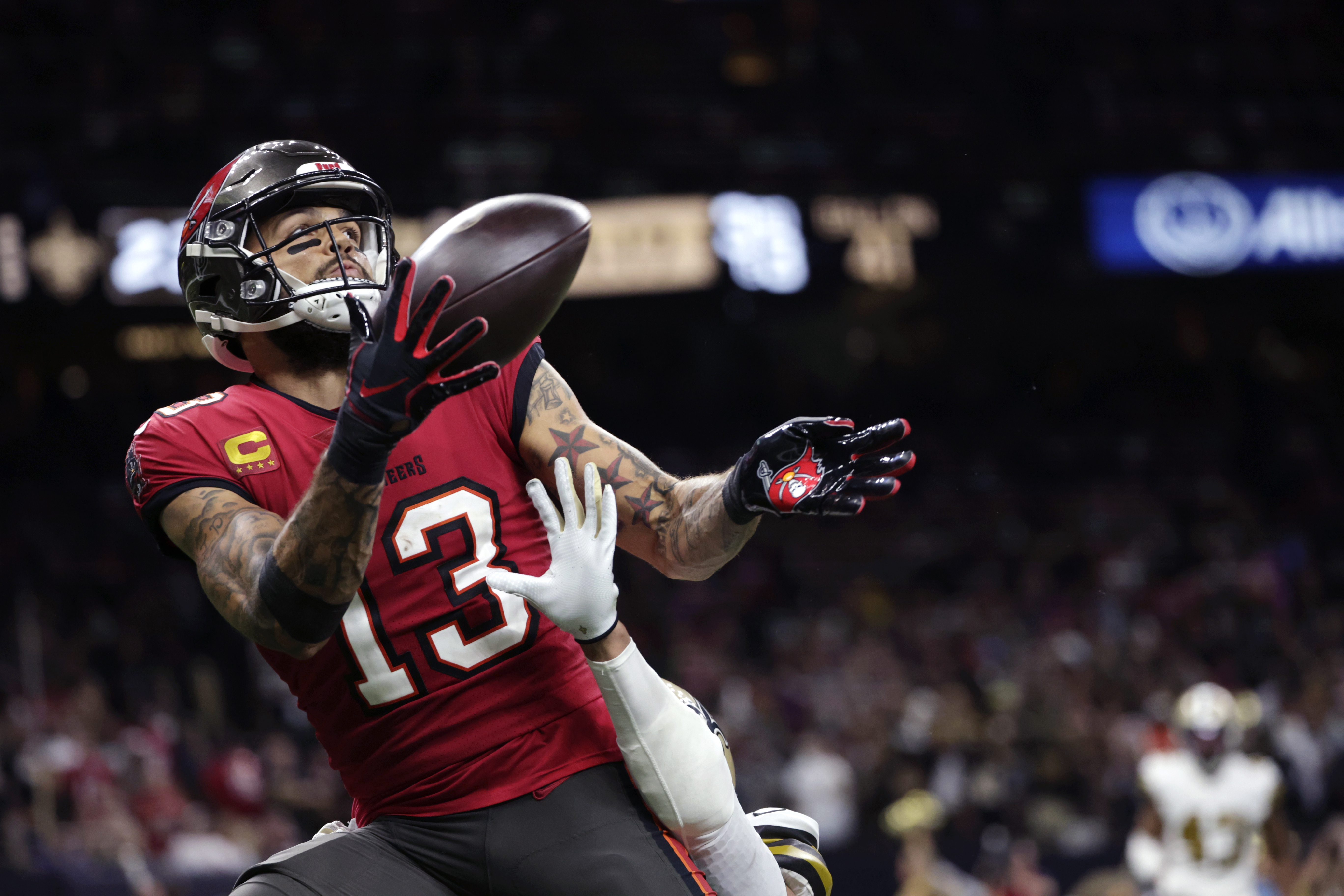 Mike Evans returns for a light workout, restores more hope to Bucs