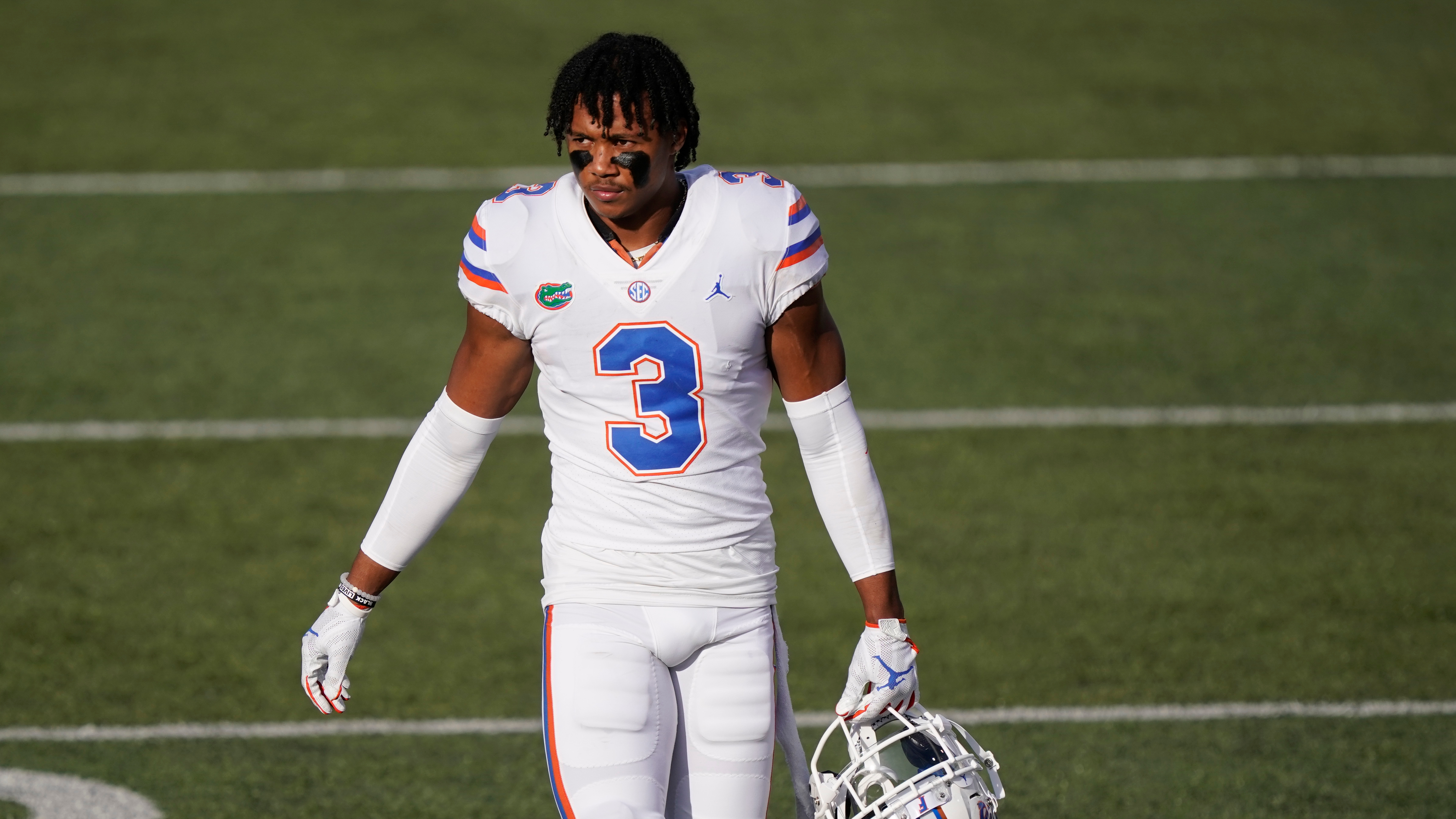 florida gator shoe throwing