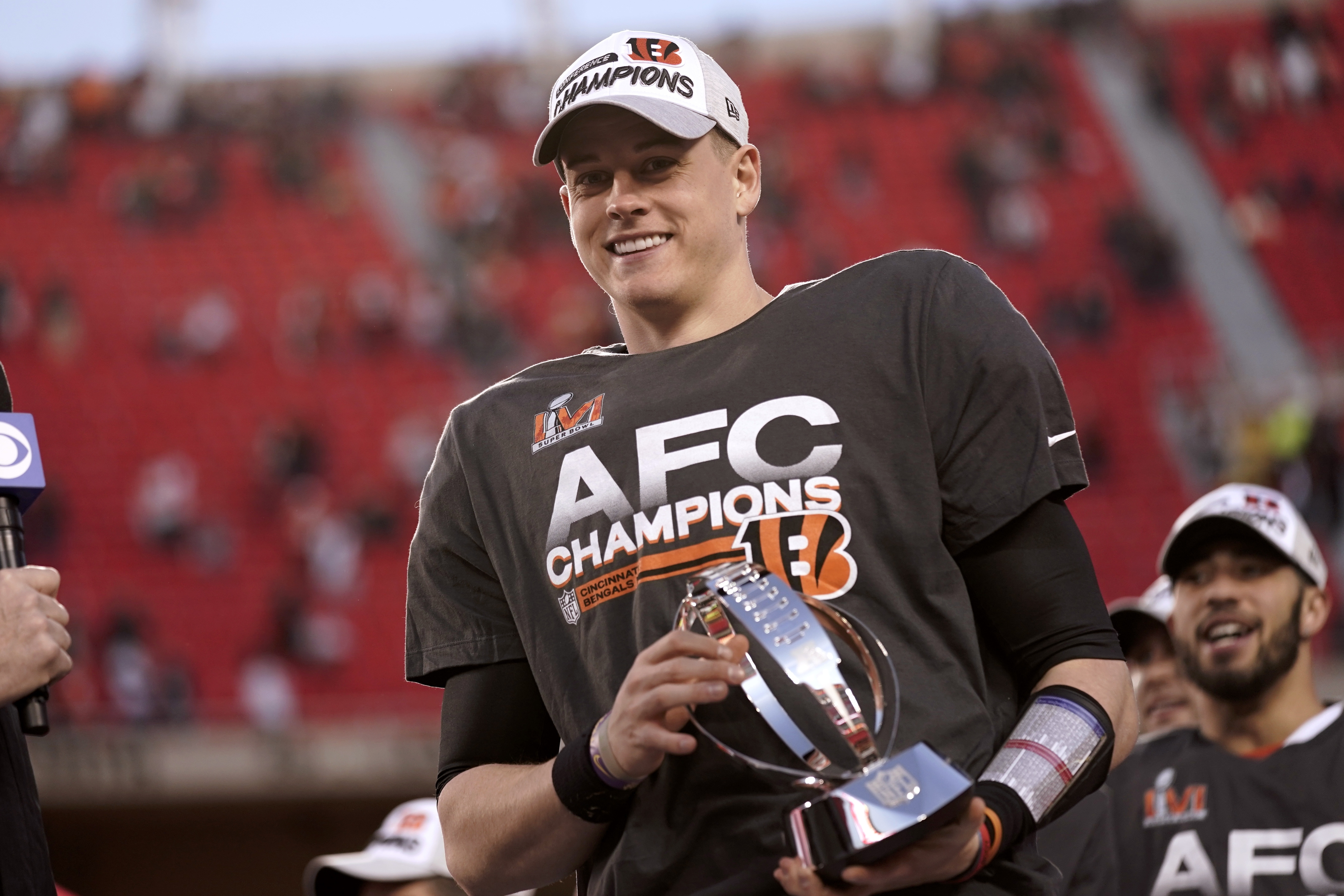 Joe Burrow survived an onslaught to lead the Bengals to the AFC championship  game - Sports Illustrated