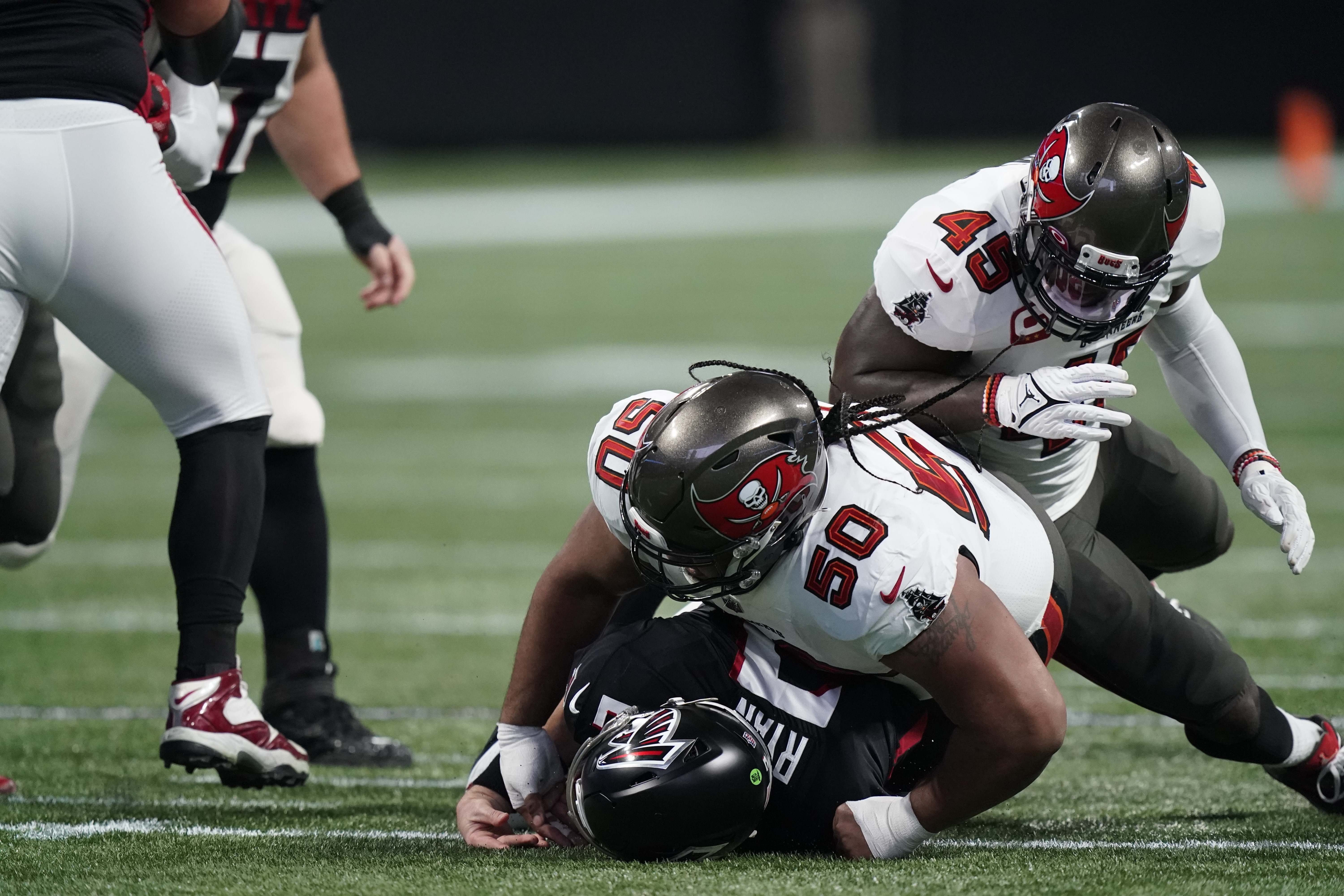 Daily Sports Smile: Tampa Bay Buccaneers LB Devin White provides