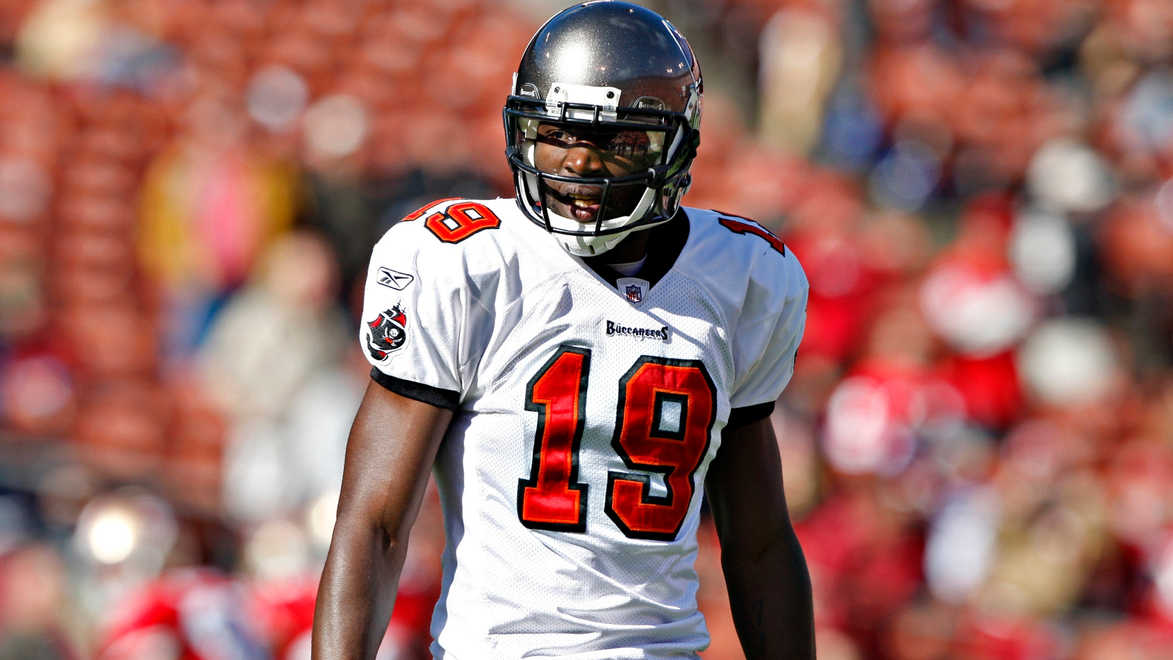 Former Tampa Bay Buccaneers wide receiver Mike Williams dies aged