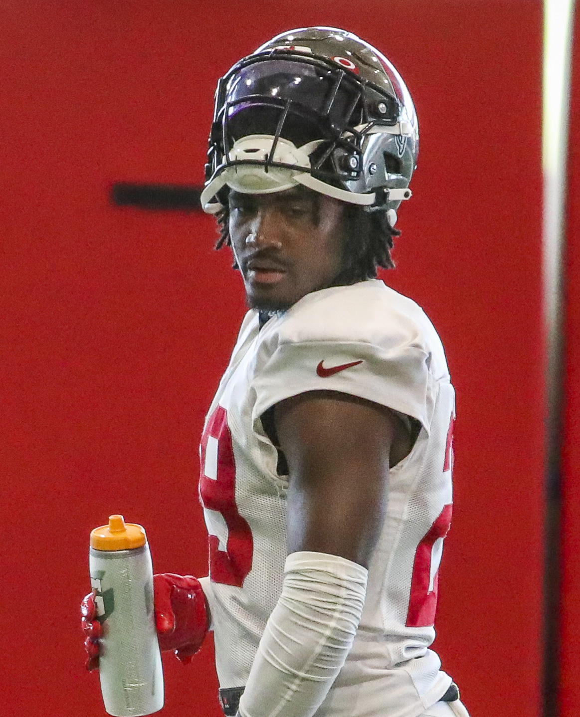 Bucs Rookie RB Rachaad White Calls Out Reporter, Demands Respect