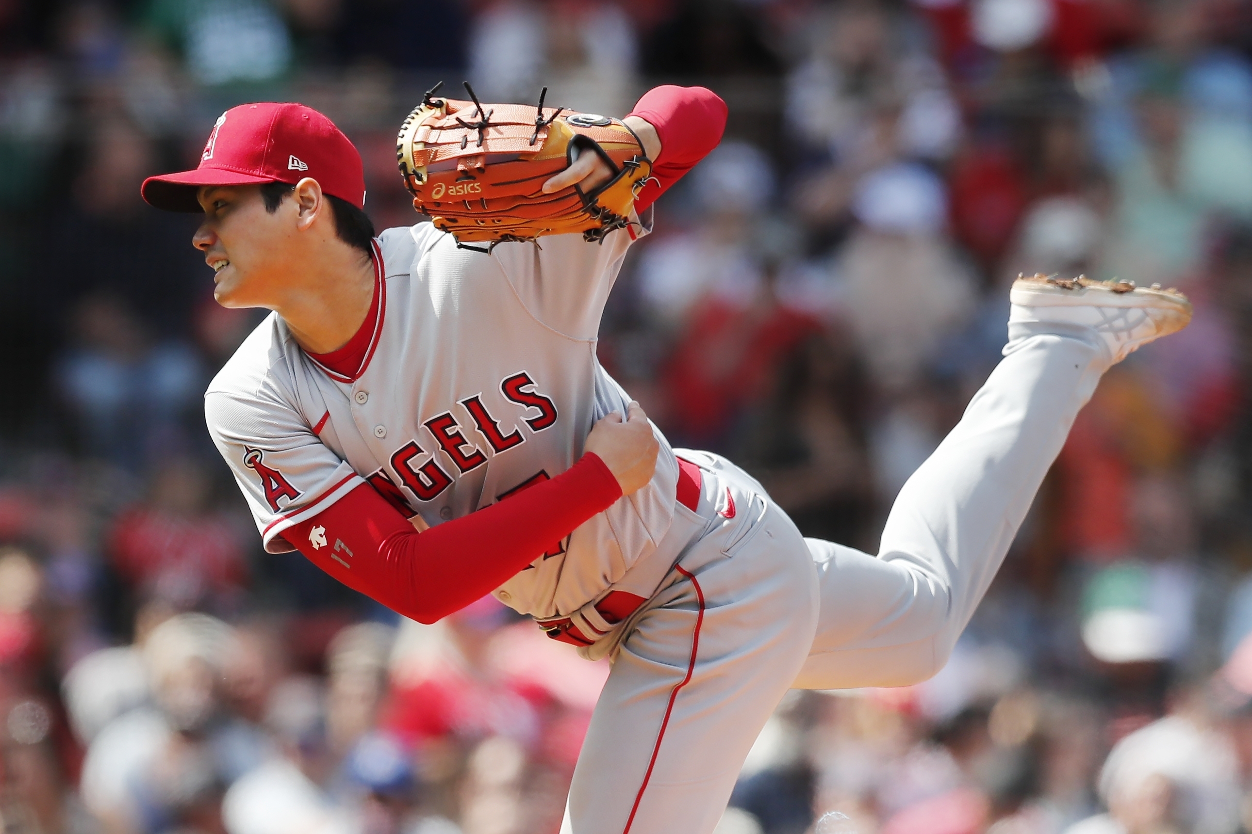 Shohei Ohtani pitches shutout hours after Angels get him help