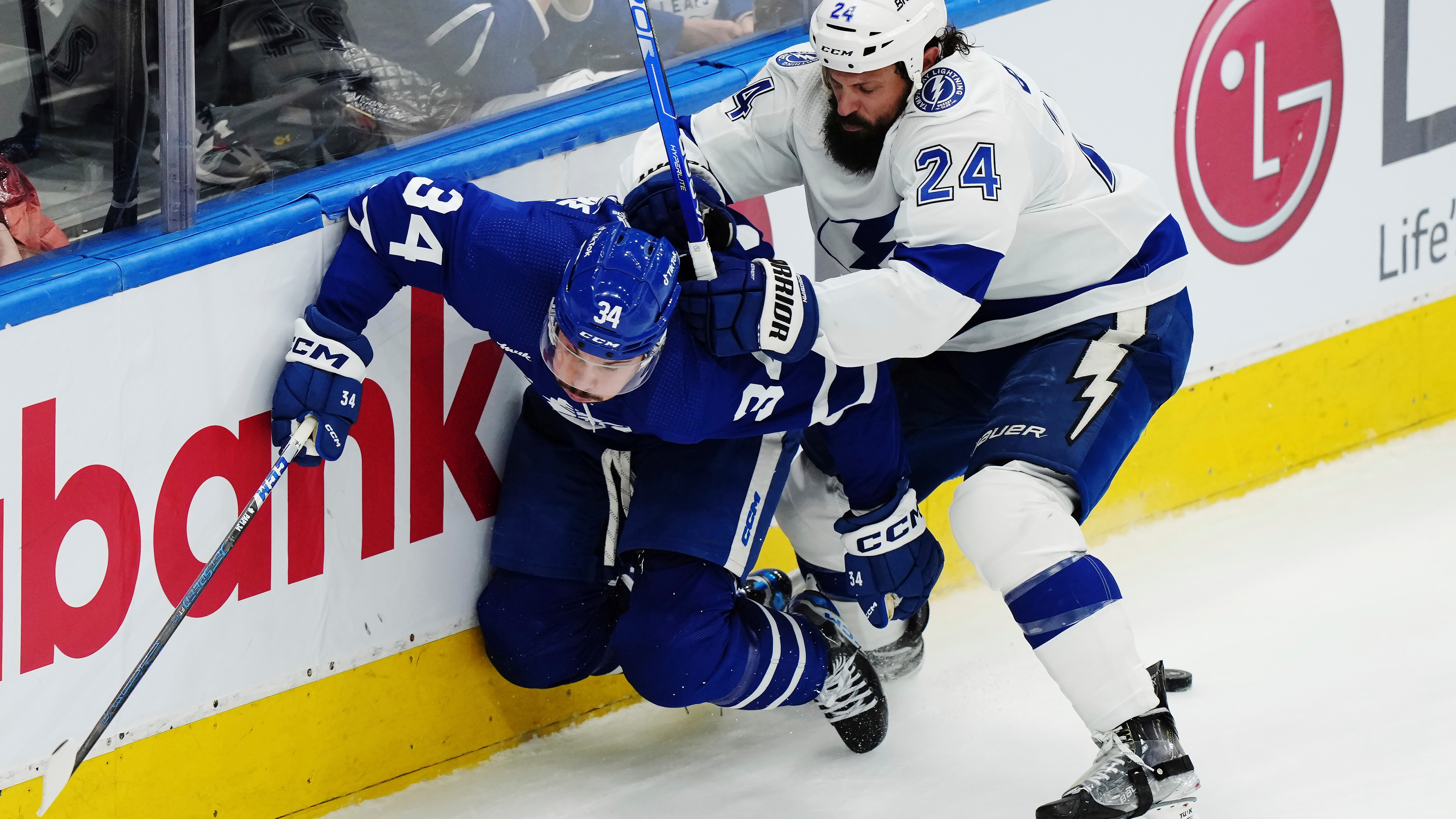 Tampa Bay Lightning injury update: Victor Hedman is day-to-day