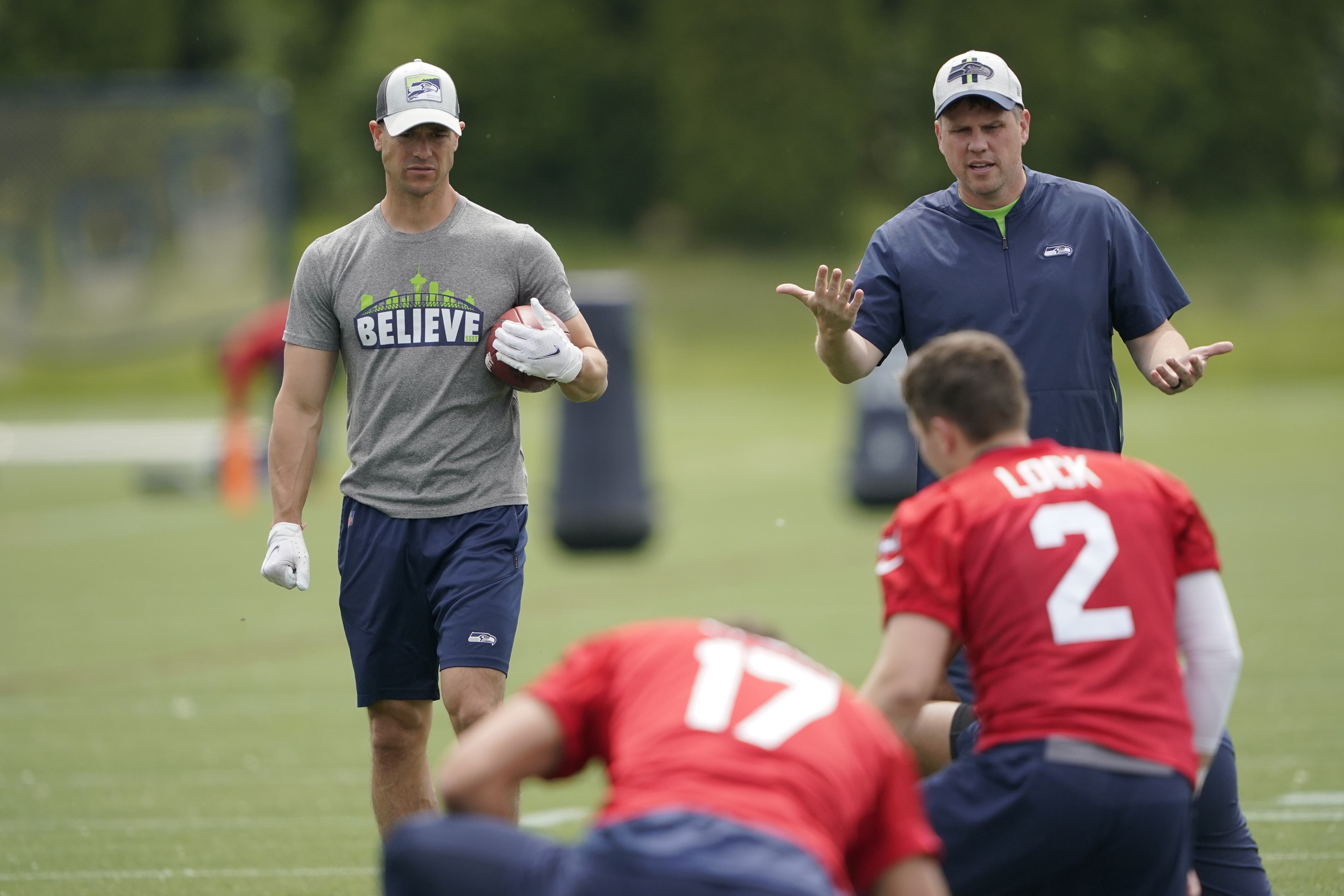 Renton head coach wins Coach of the Week from Seahawks