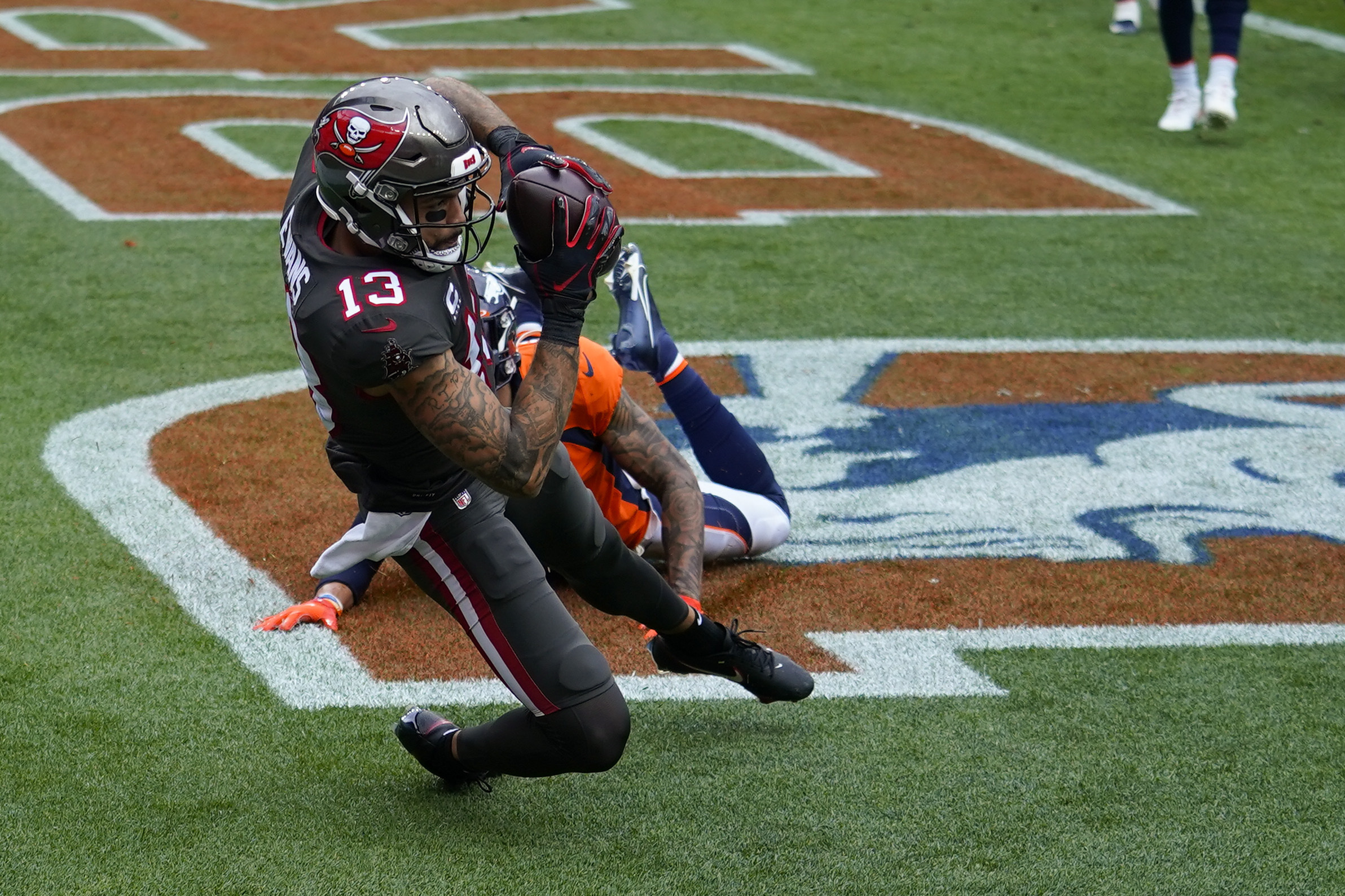 Tampa Bay Buccaneers win 28-10 against Denver Broncos, play in front of  fans for first time