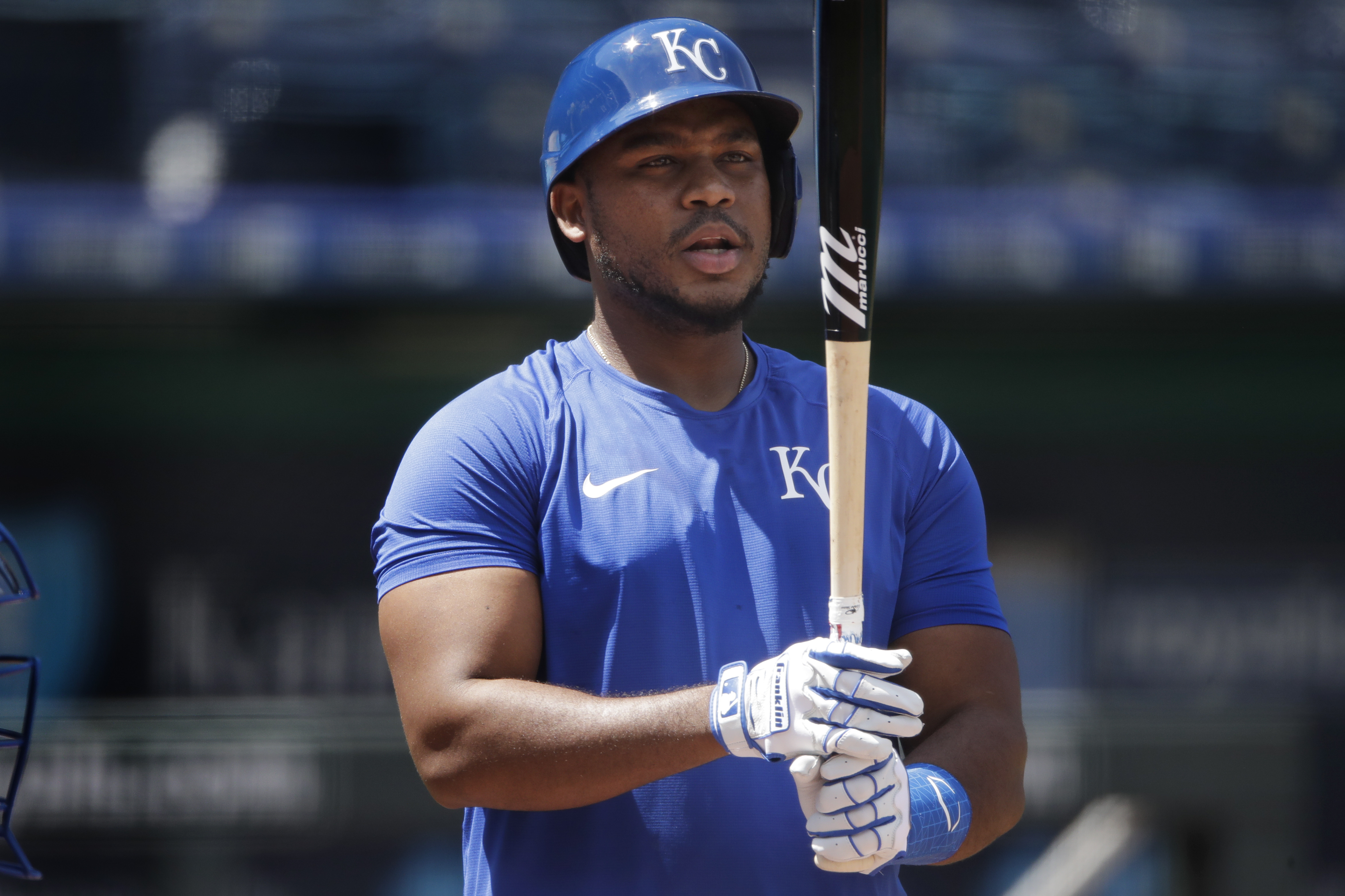 Mike Moustakas congratulations Jorge Soler on Royals HR mark