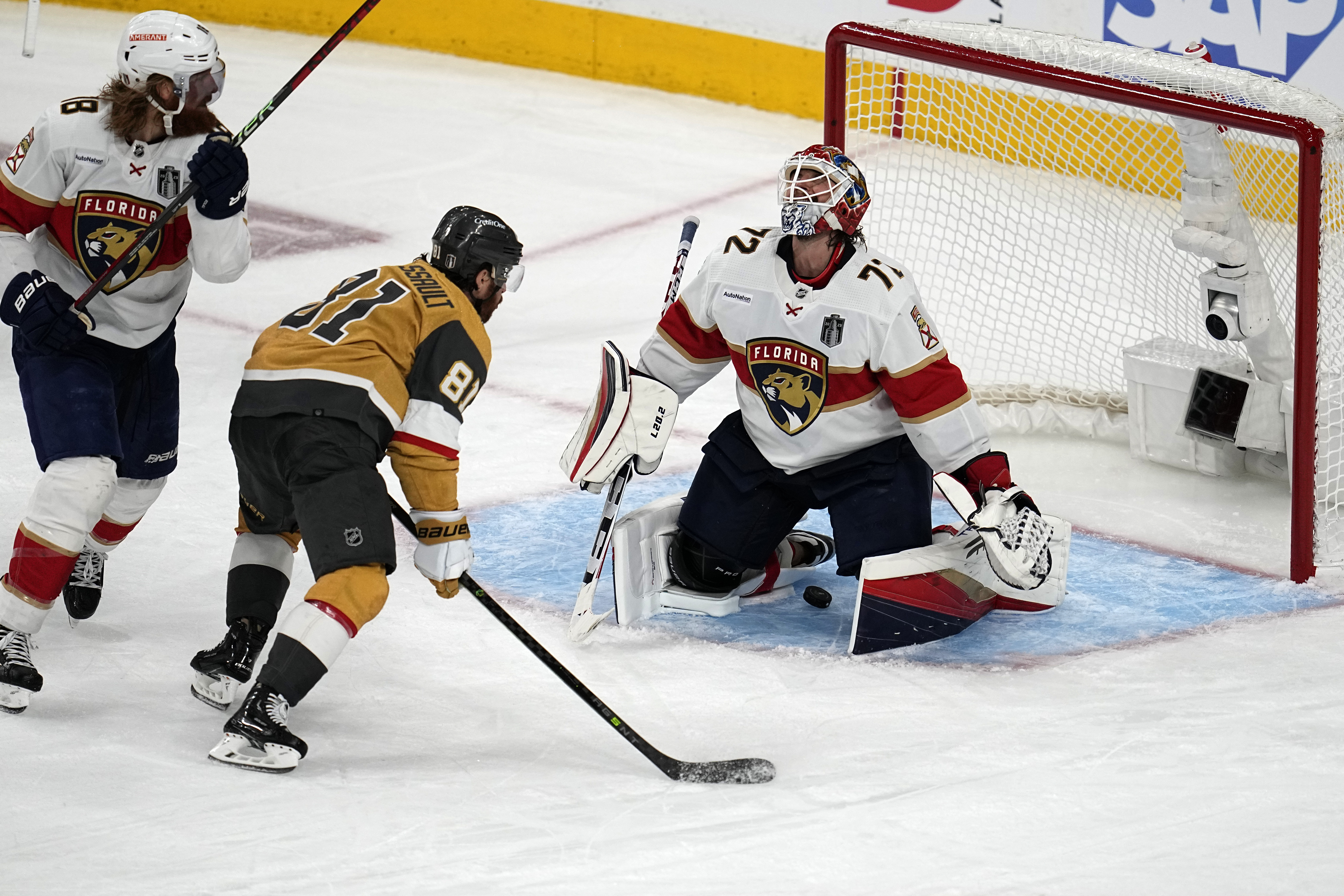 Sergei Bobrovsky pulled as Panthers fall behind Golden Knights 2-0