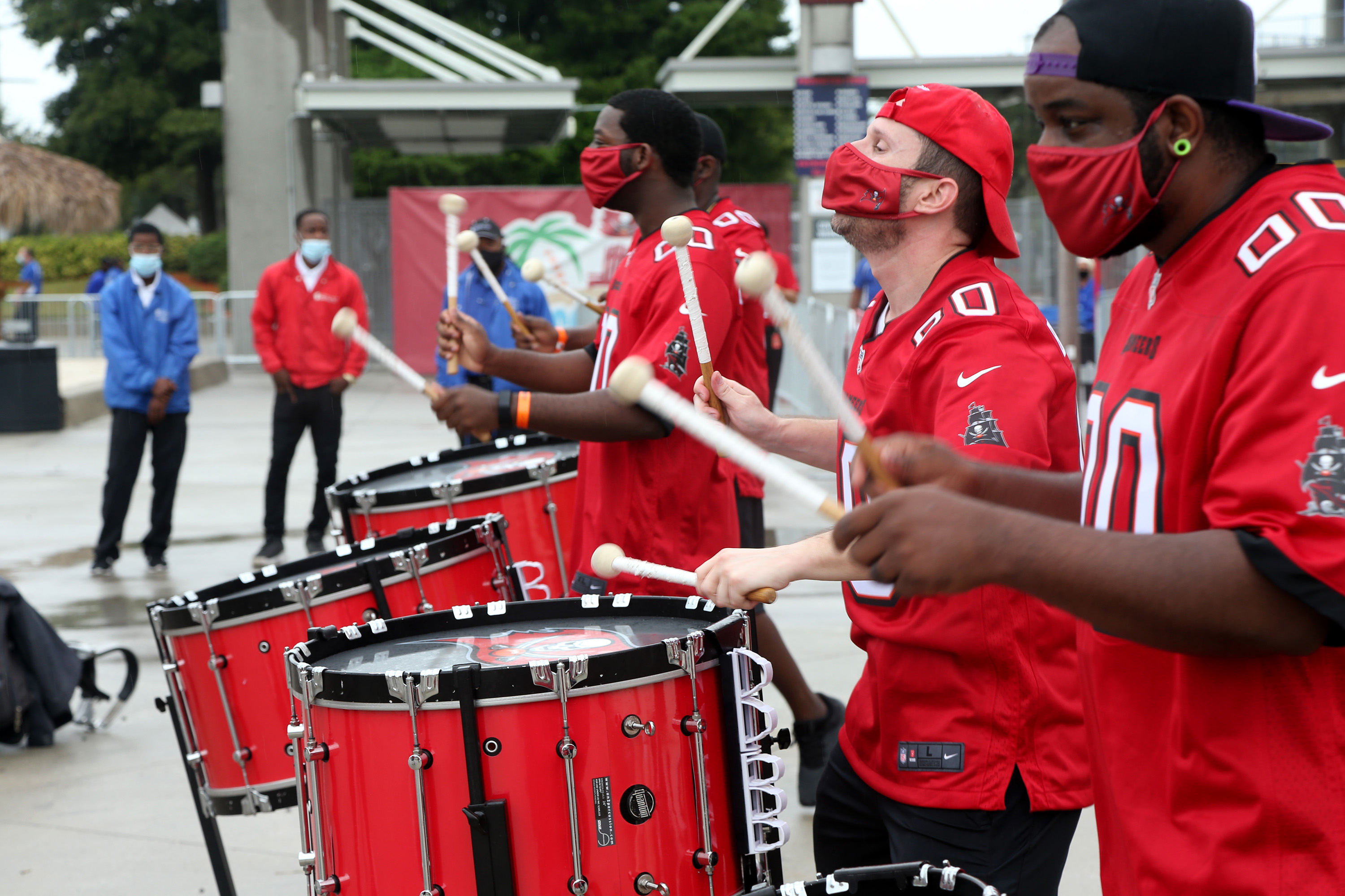 Buccaneers hosting drive-through fan event, giving away free stuff