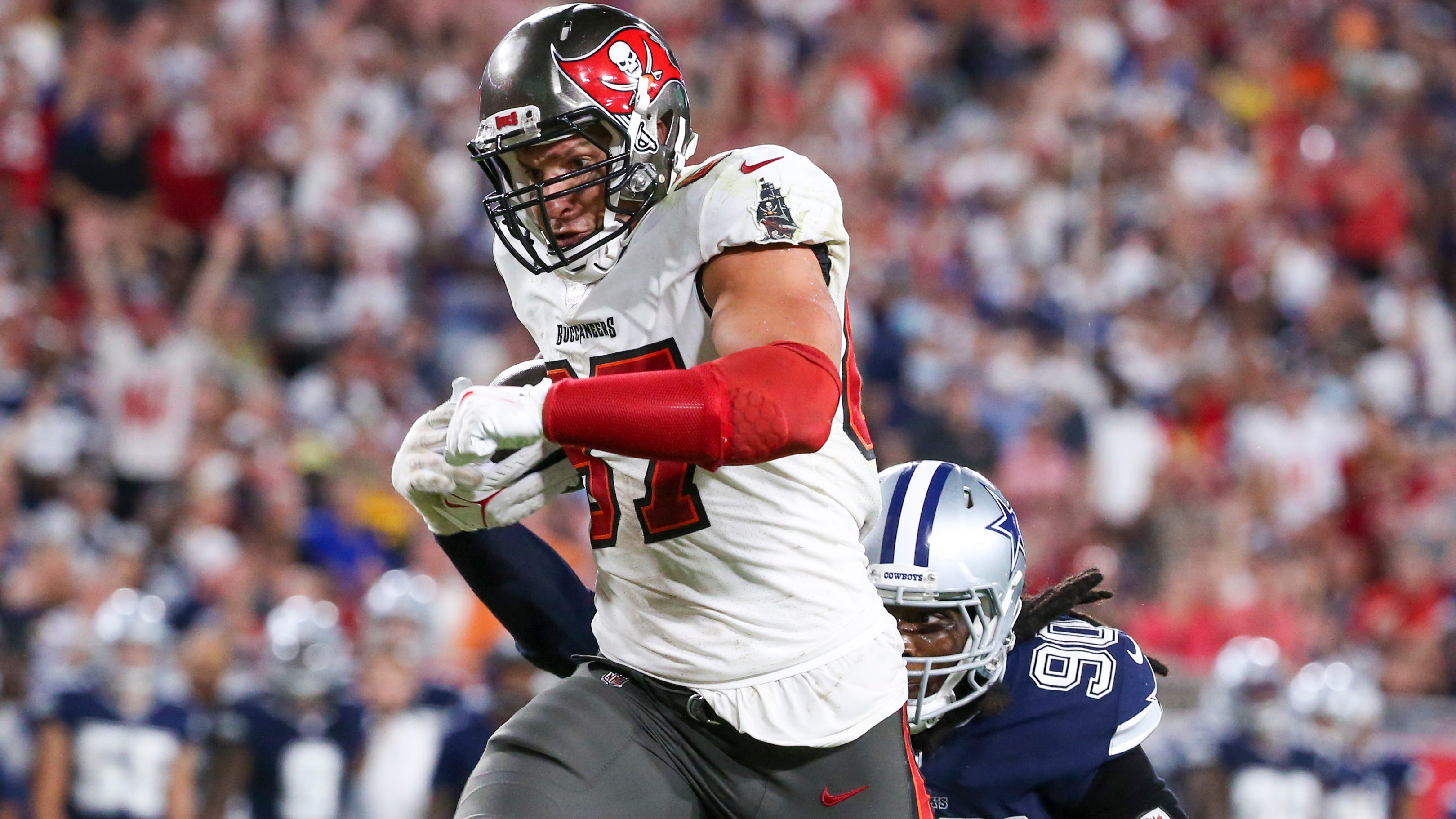 Rob Gronkowski is smart and super for Bucs